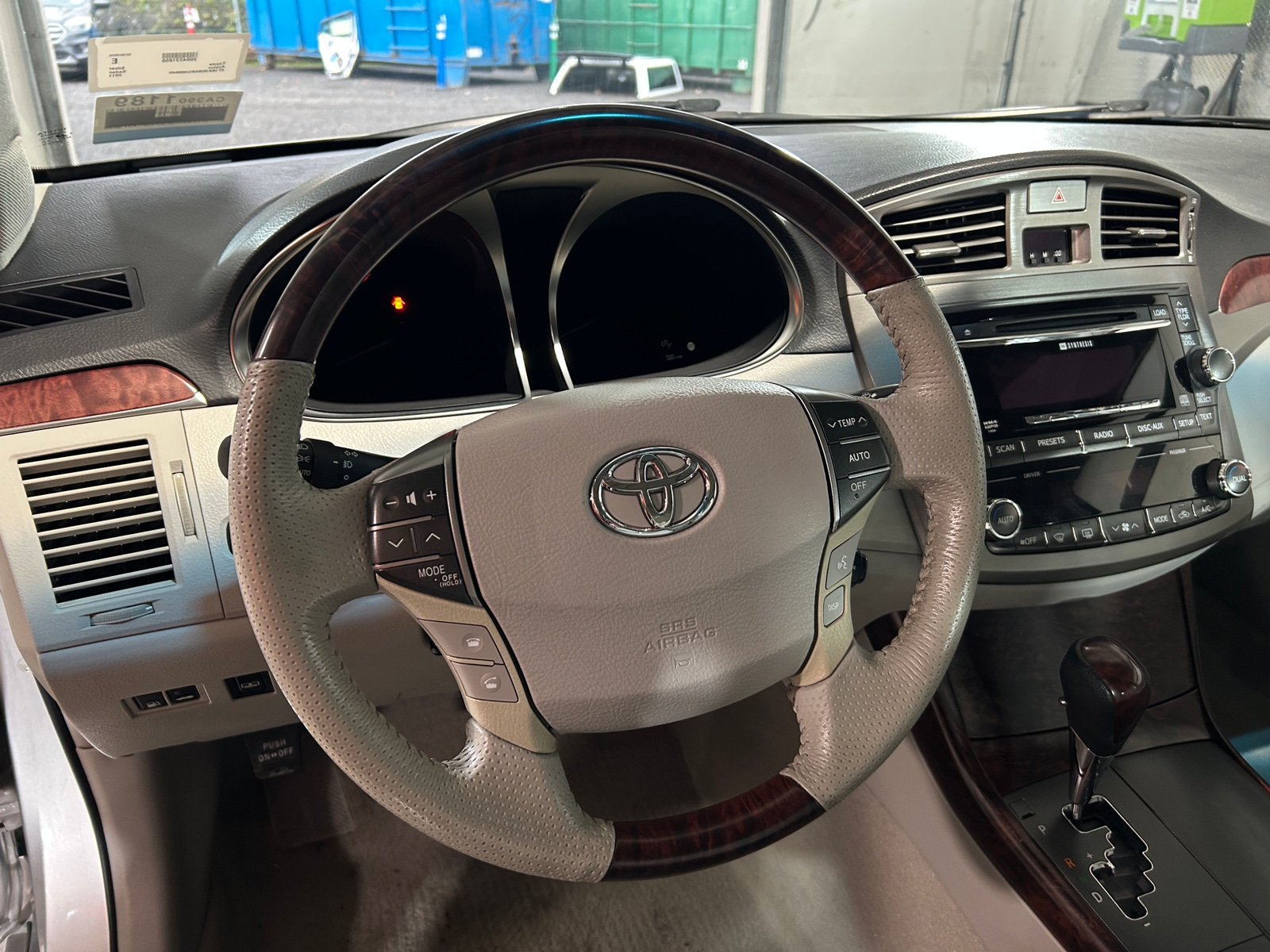 Thumbnail: 2011 Toyota Avalon - 4