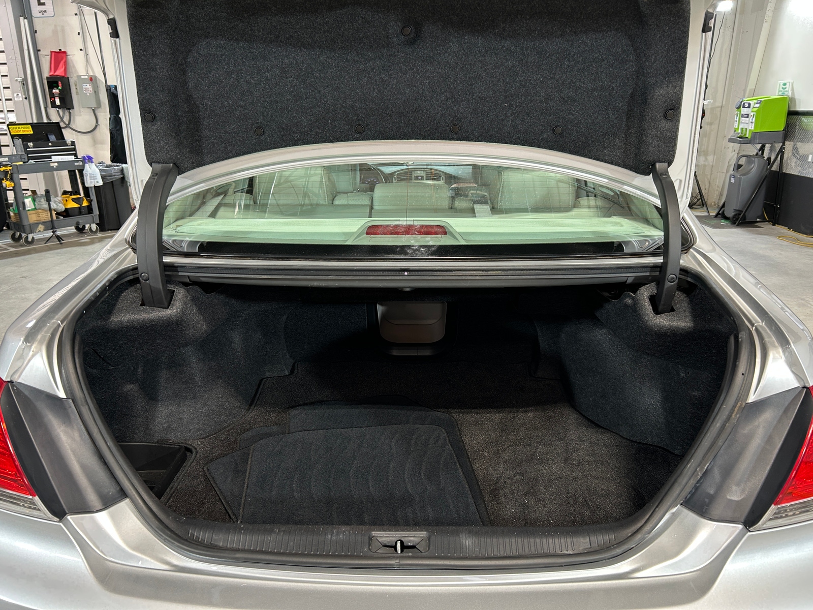 Thumbnail: 2011 Toyota Avalon - 6