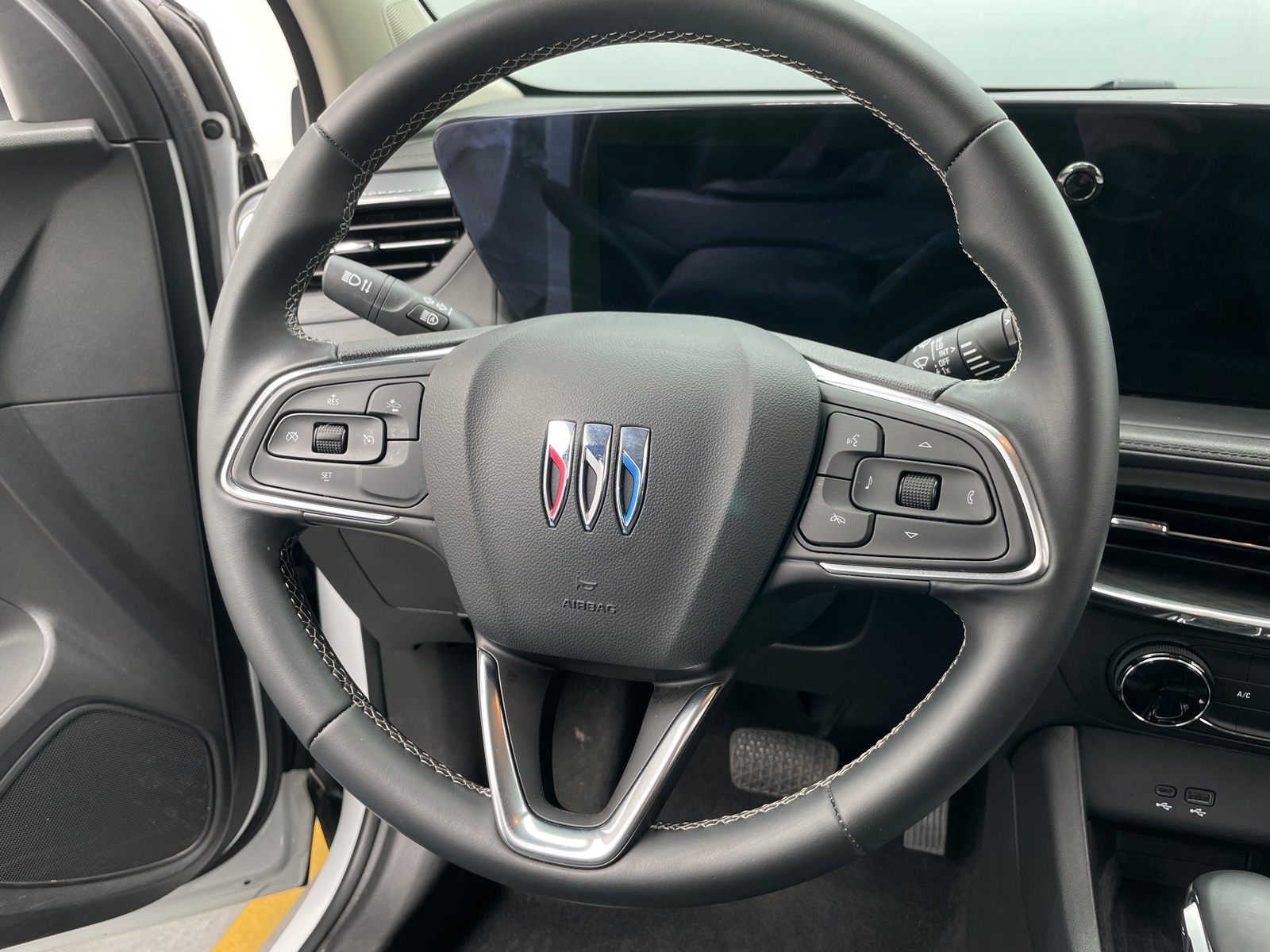 Thumbnail: 2025 Buick Encore GX - 4