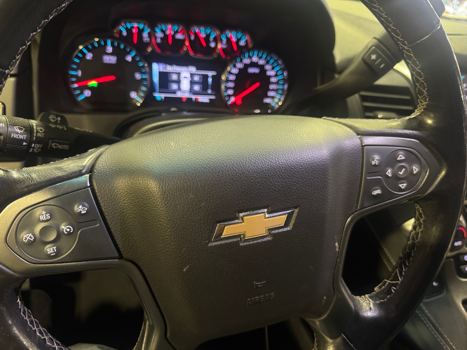 Thumbnail: 2019 Chevrolet Suburban - 4