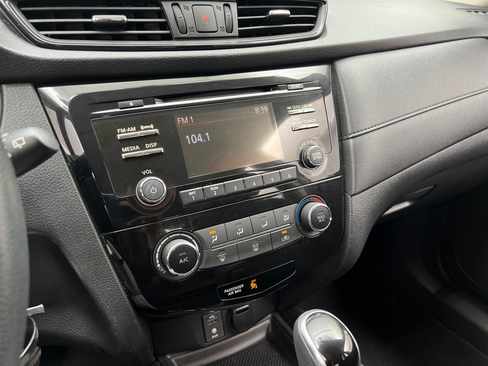 Thumbnail: 2017 Nissan Rogue - 4