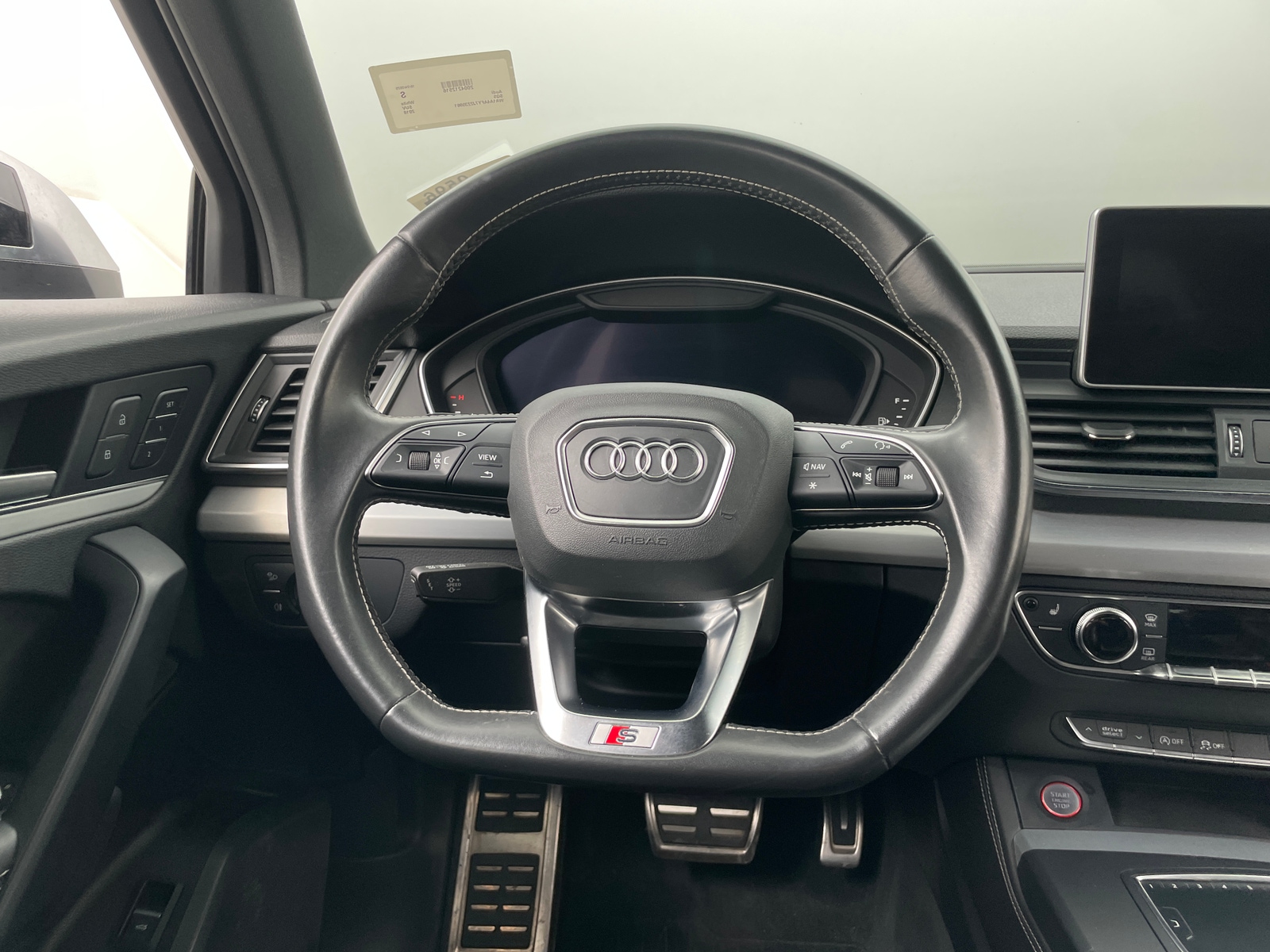 Thumbnail: 2018 Audi SQ5 - 4