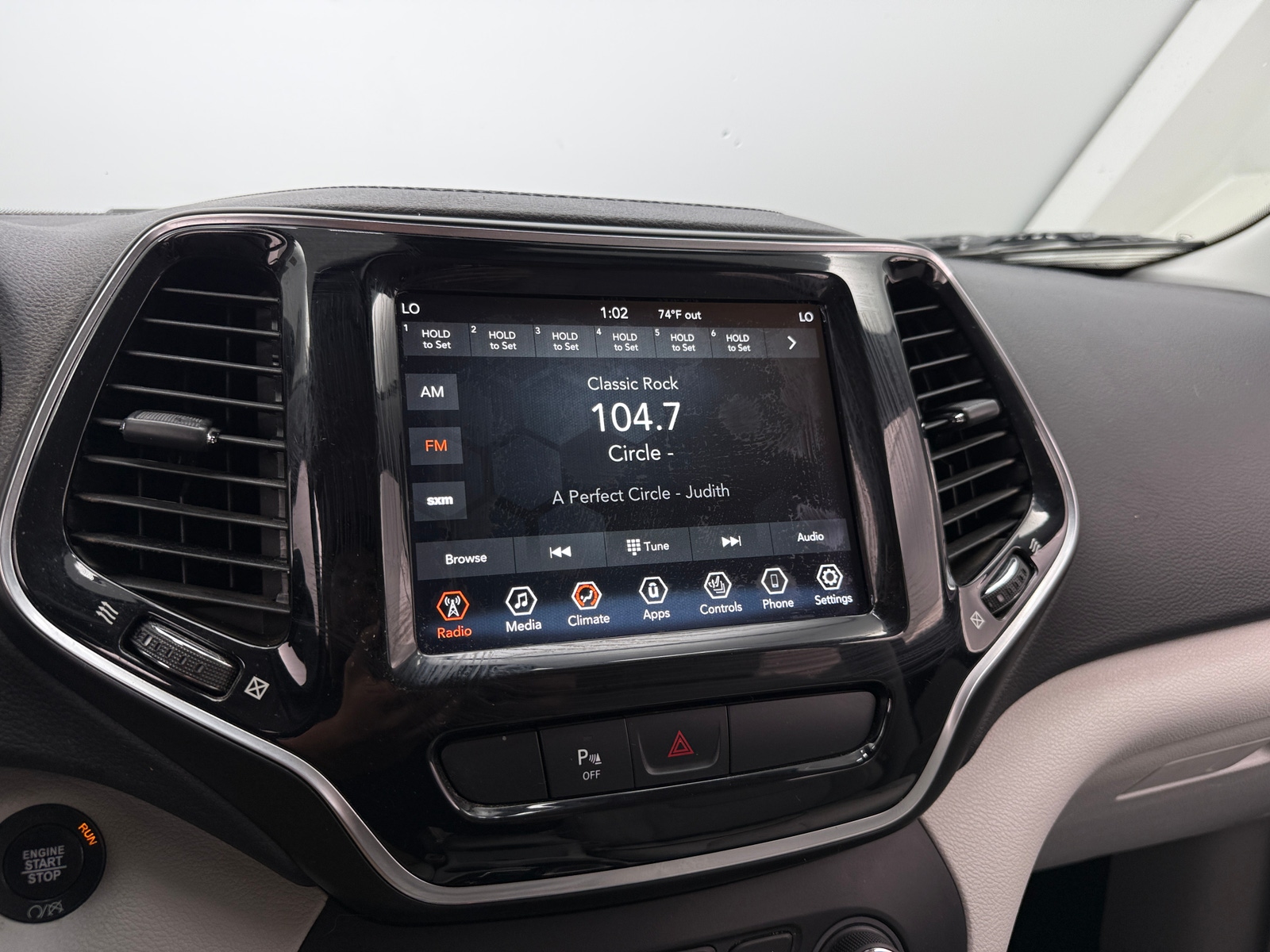 Thumbnail: 2019 Jeep Cherokee - 3