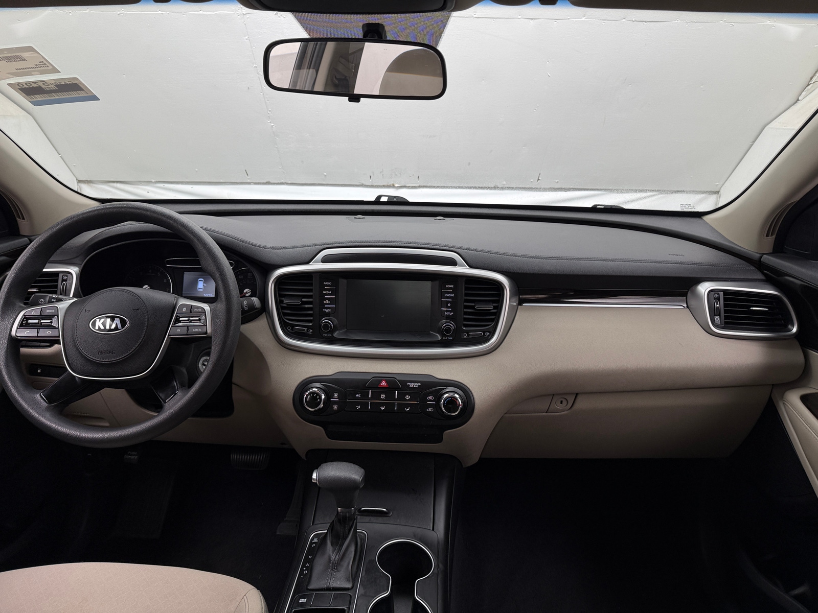 Thumbnail: 2019 Kia Sorento - 3