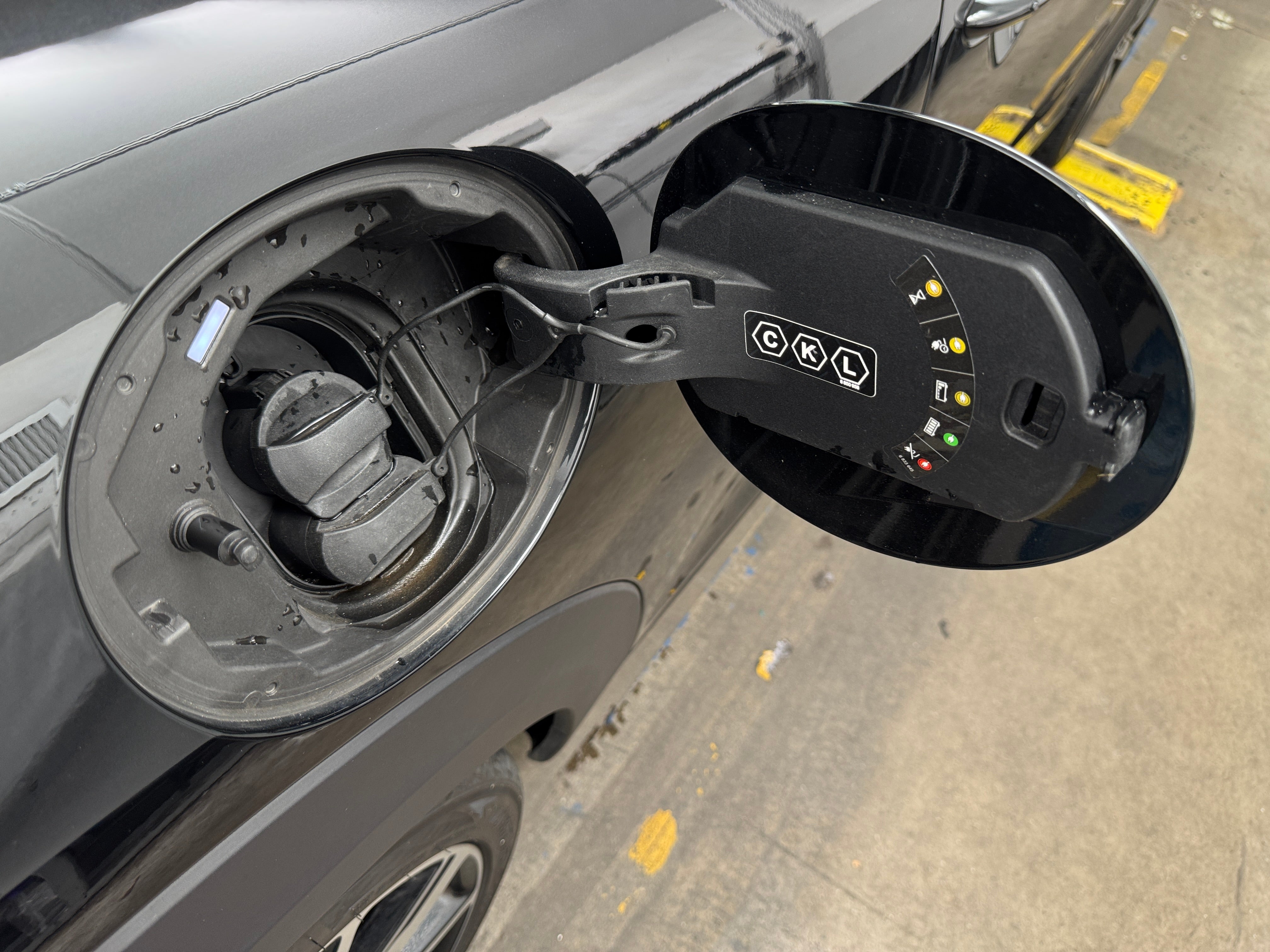 Used 2023 MINI Hardtop 2 Door SE with VIN WMW13DJ06P2T88266 for sale in Oak Creek, WI