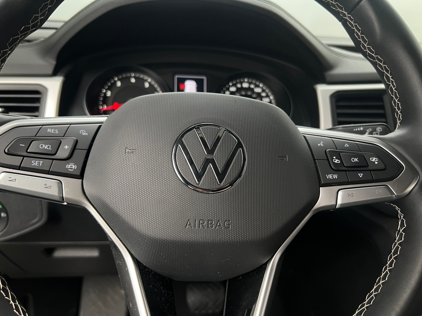 Thumbnail: 2021 Volkswagen Atlas - 4