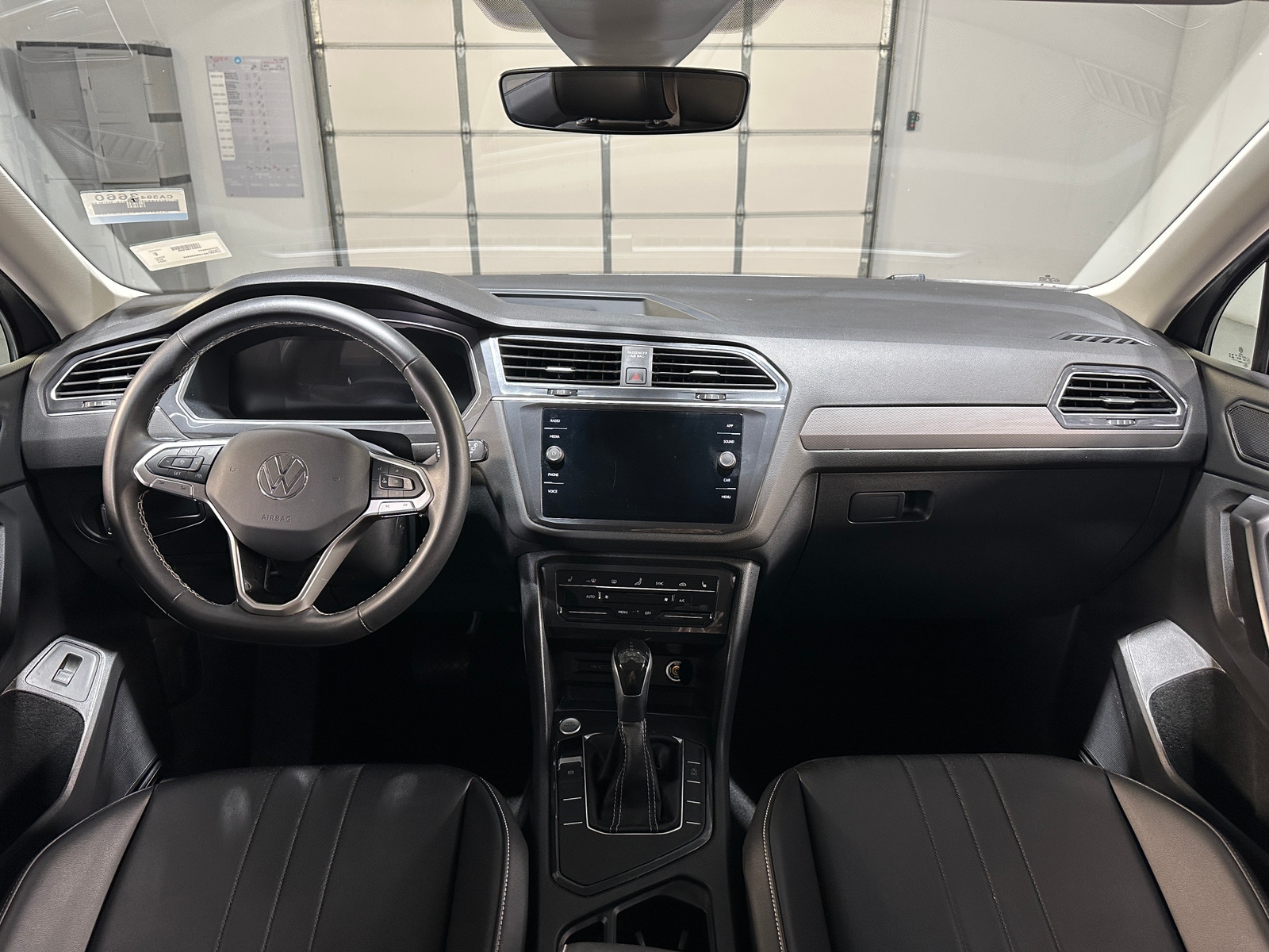 Thumbnail: 2024 Volkswagen Tiguan - 2