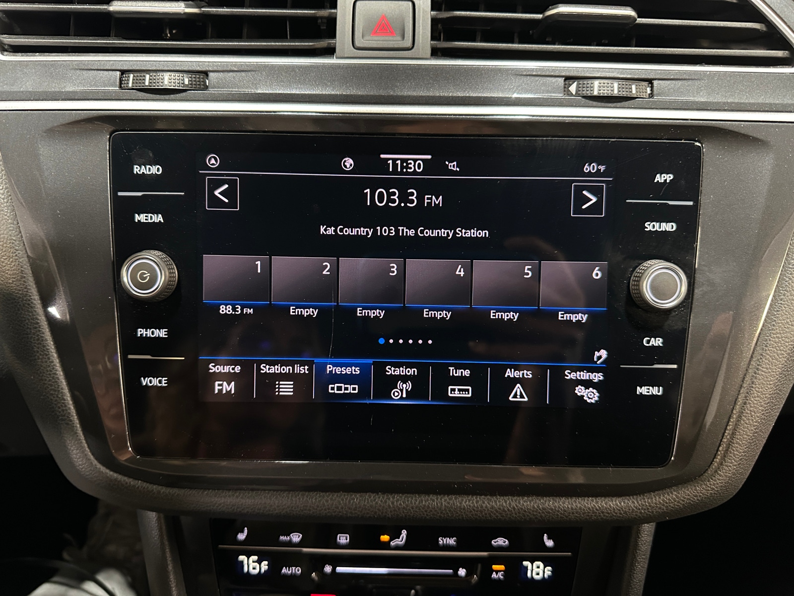 Thumbnail: 2024 Volkswagen Tiguan - 3