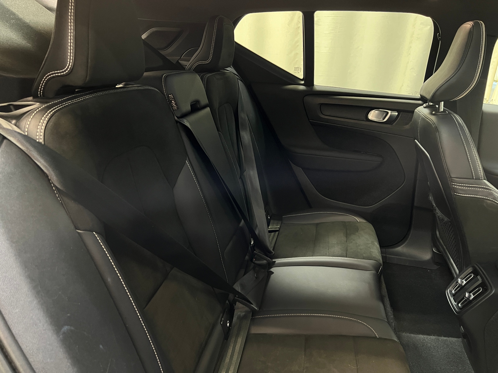 Thumbnail: 2021 Volvo XC40 - 5