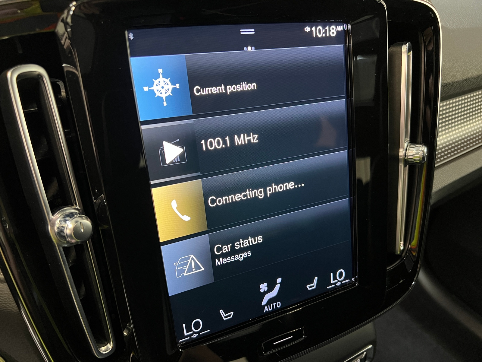 Thumbnail: 2021 Volvo XC40 - 3