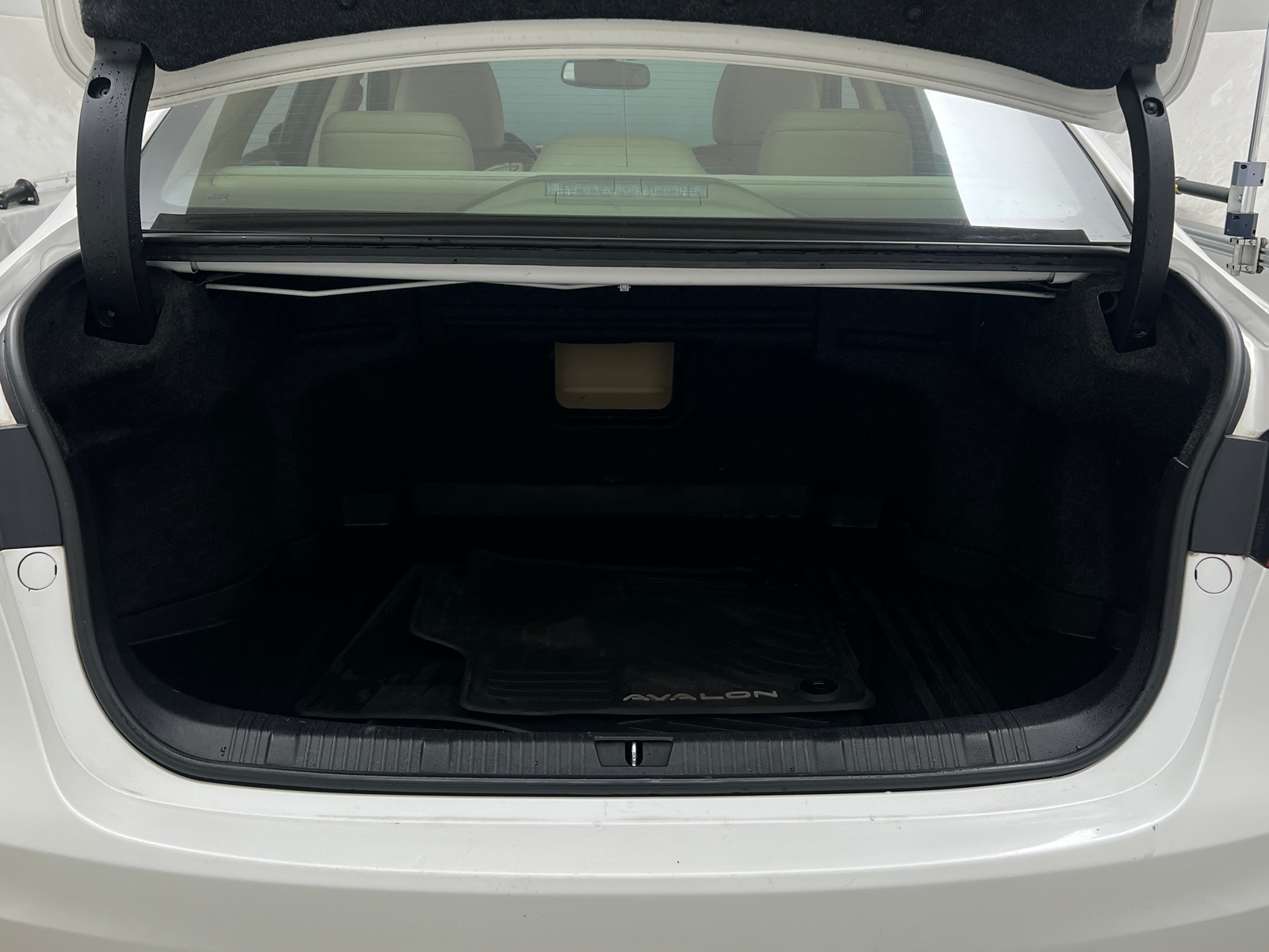 Thumbnail: 2013 Toyota Avalon - 6