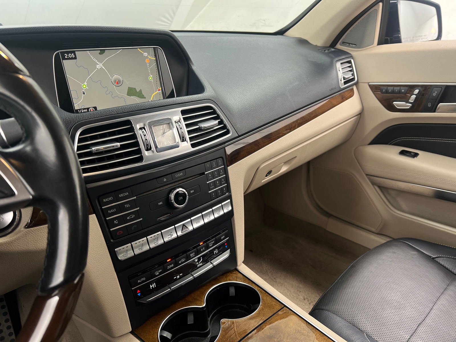 Thumbnail: 2016 Mercedes-Benz E-Class - 3