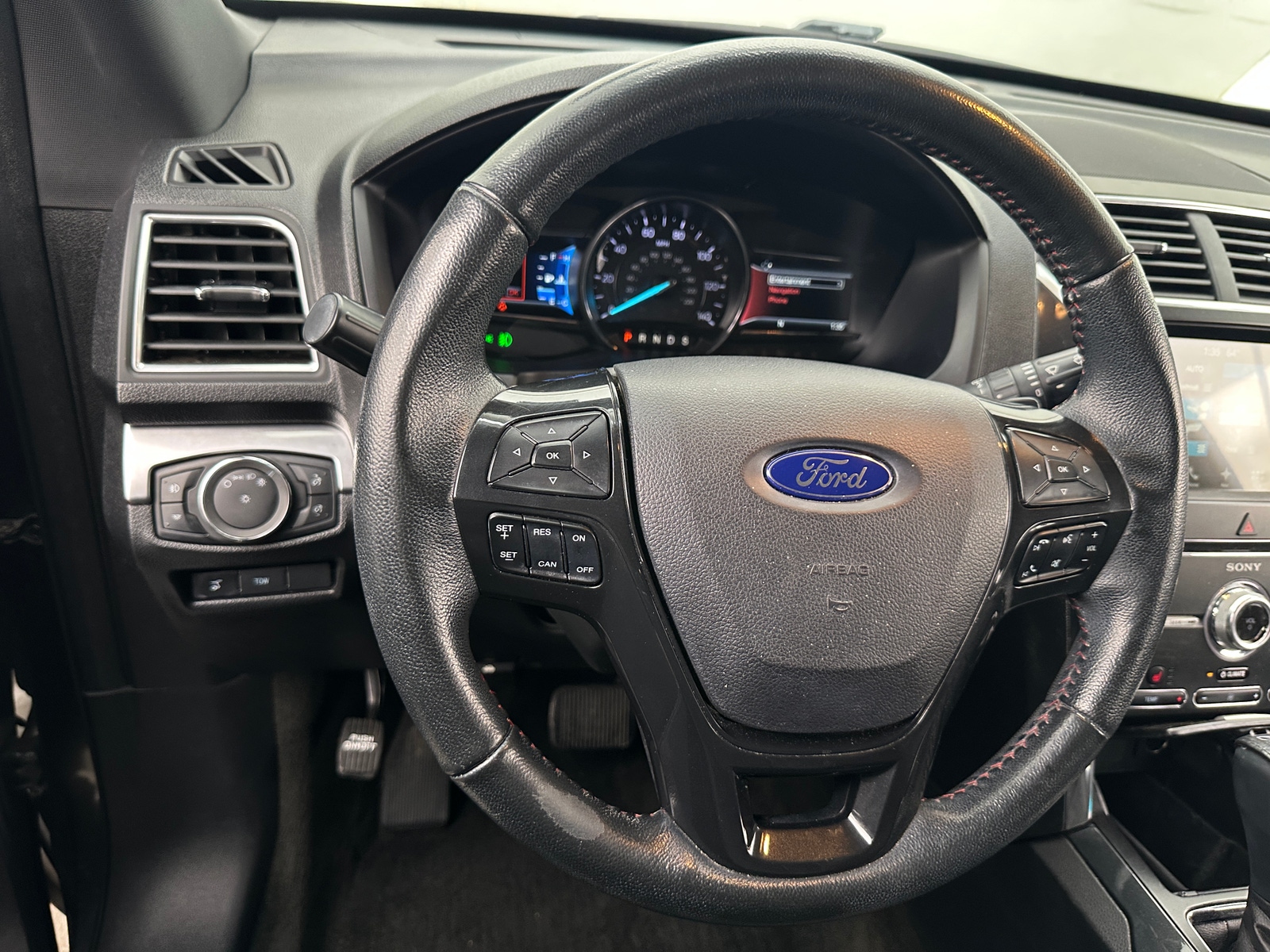 Thumbnail: 2017 Ford Explorer - 4