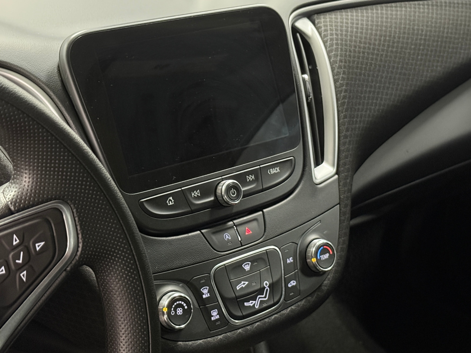 Thumbnail: 2025 Chevrolet Malibu - 4