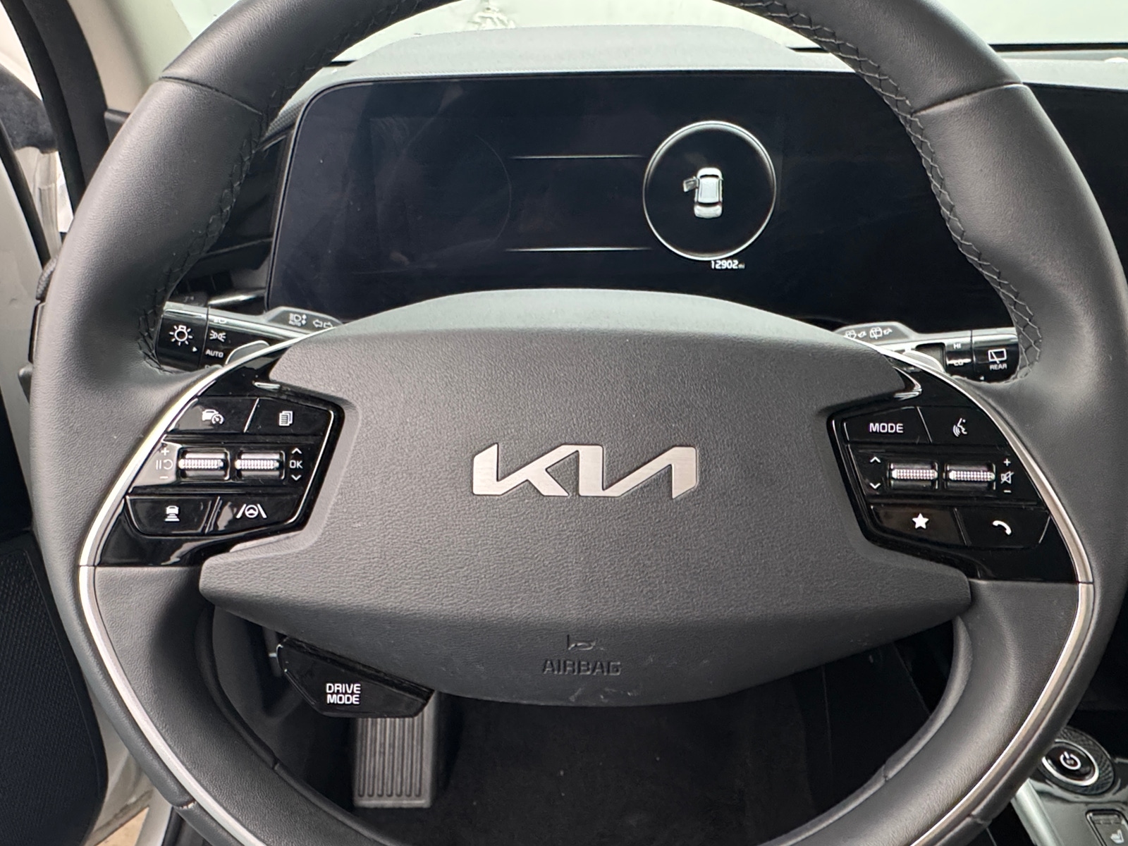 Thumbnail: 2023 Kia Niro - 4