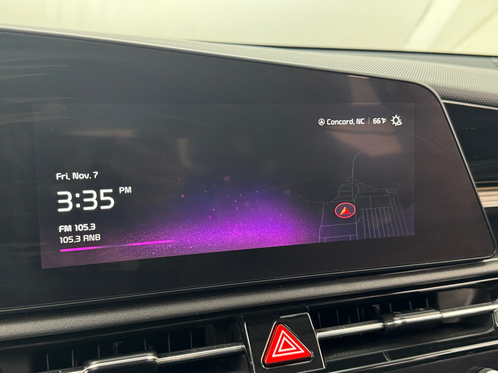 Thumbnail: 2023 Kia Niro - 3