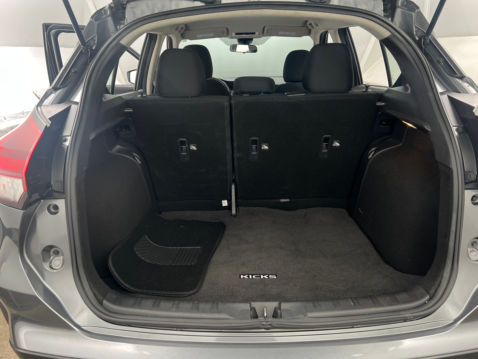 Thumbnail: 2023 Nissan Kicks - 7