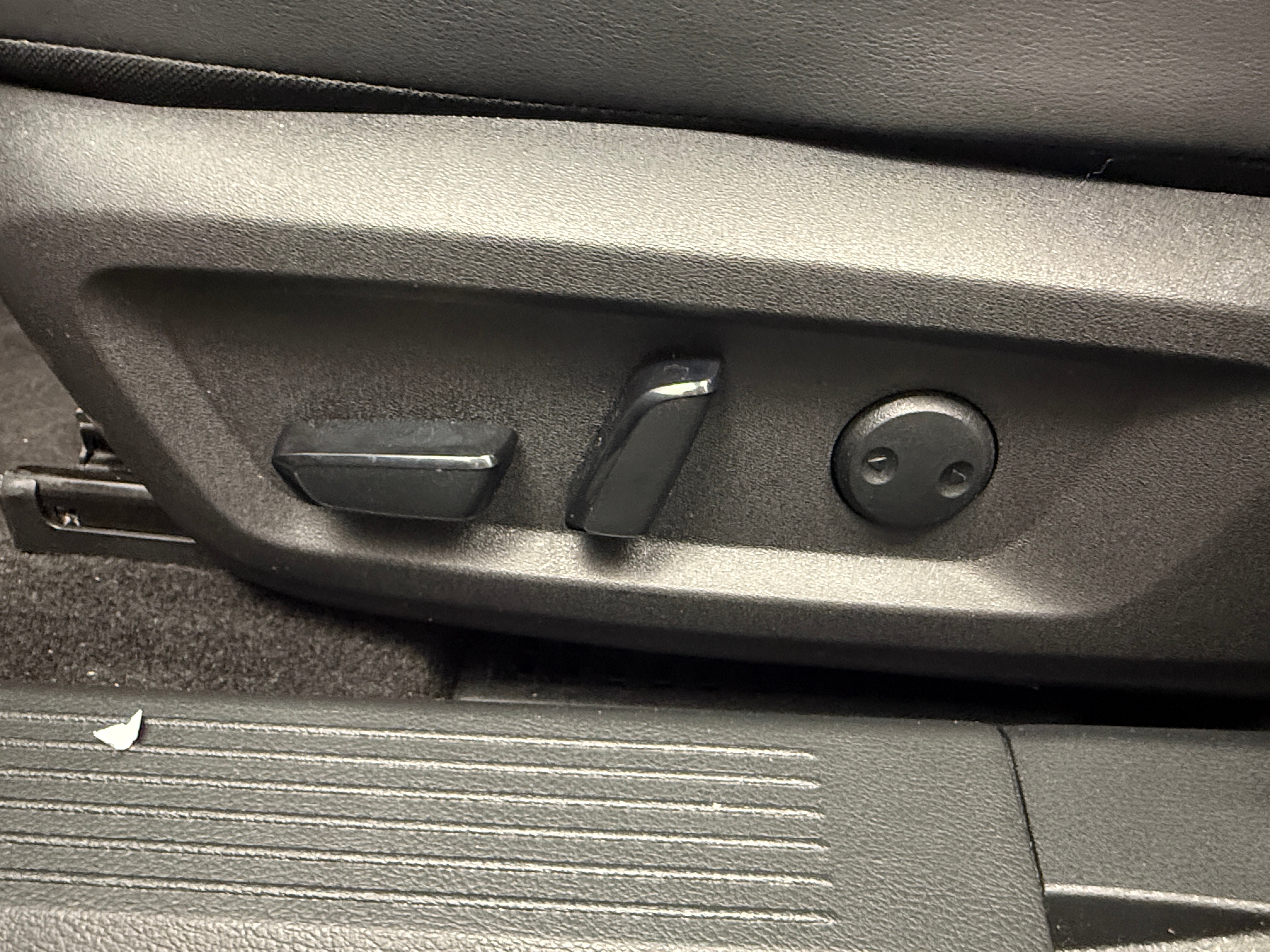 Used 2023 Nissan Rogue Platinum with VIN JN8BT3DD8PW307331 for sale in Eagan, Minnesota