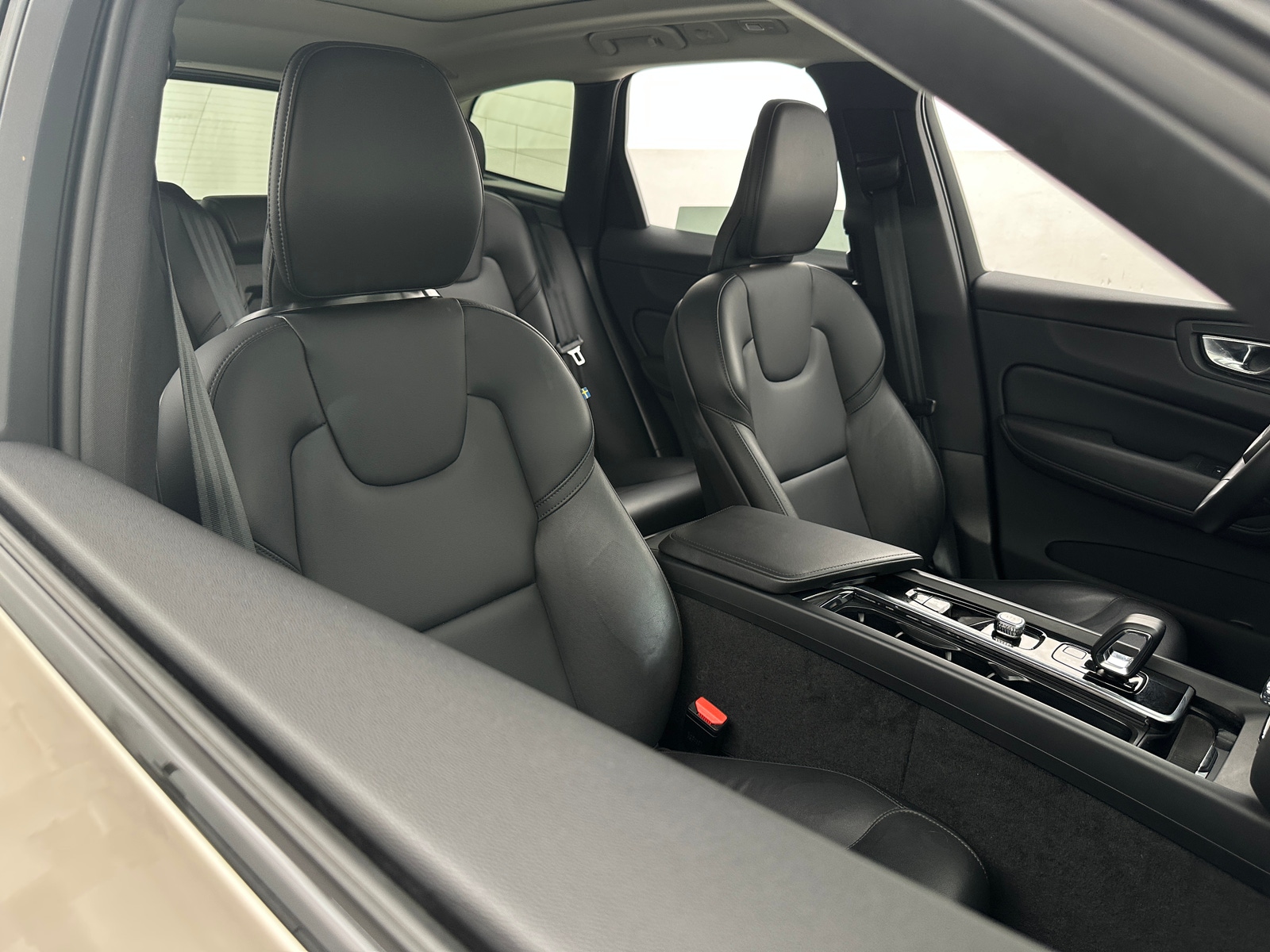 Thumbnail: 2025 Volvo XC60 - 2