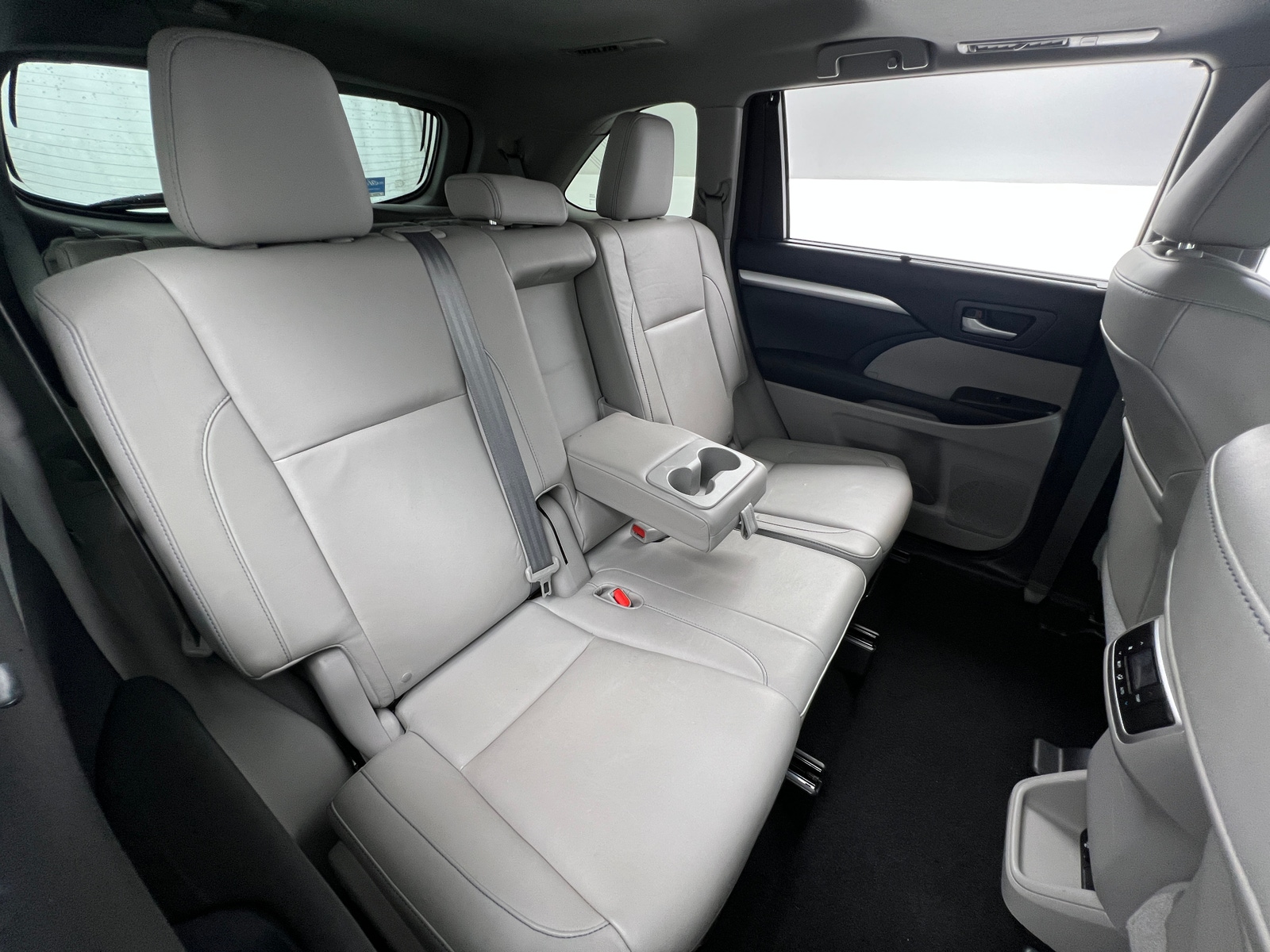 Thumbnail: 2015 Toyota Highlander - 5