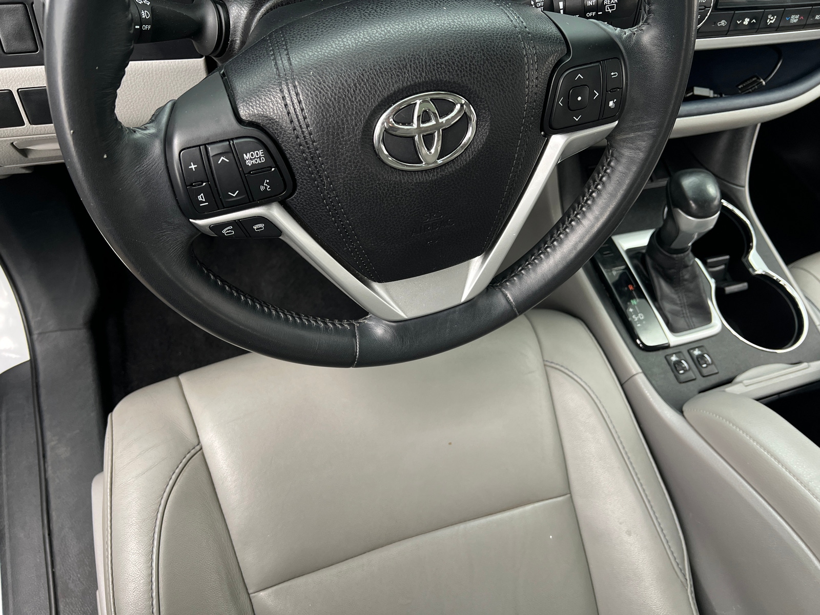 Thumbnail: 2015 Toyota Highlander - 4