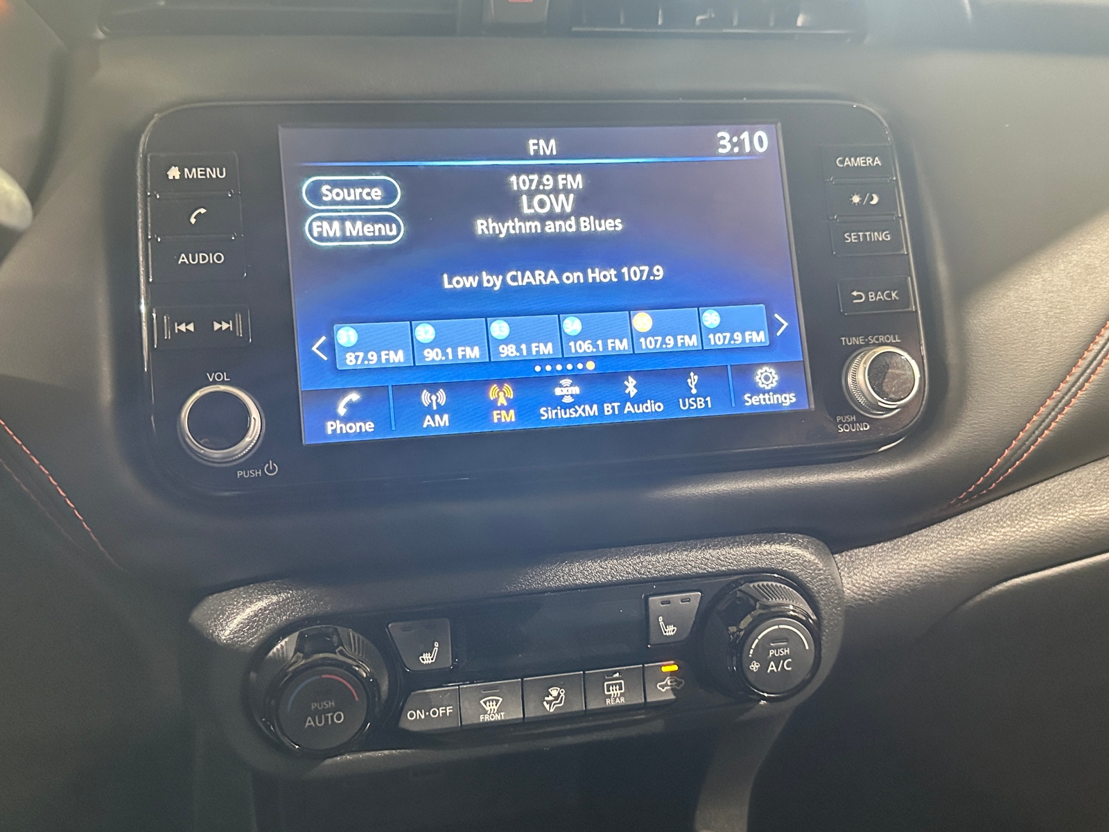 Thumbnail: 2023 Nissan Kicks - 4