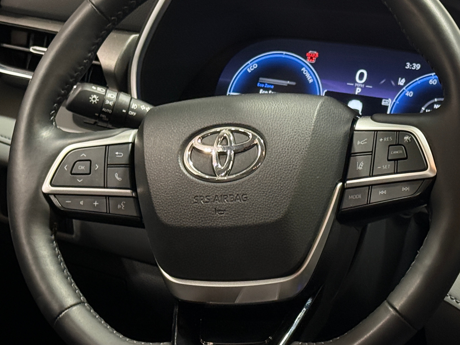 Thumbnail: 2023 Toyota Highlander - 4