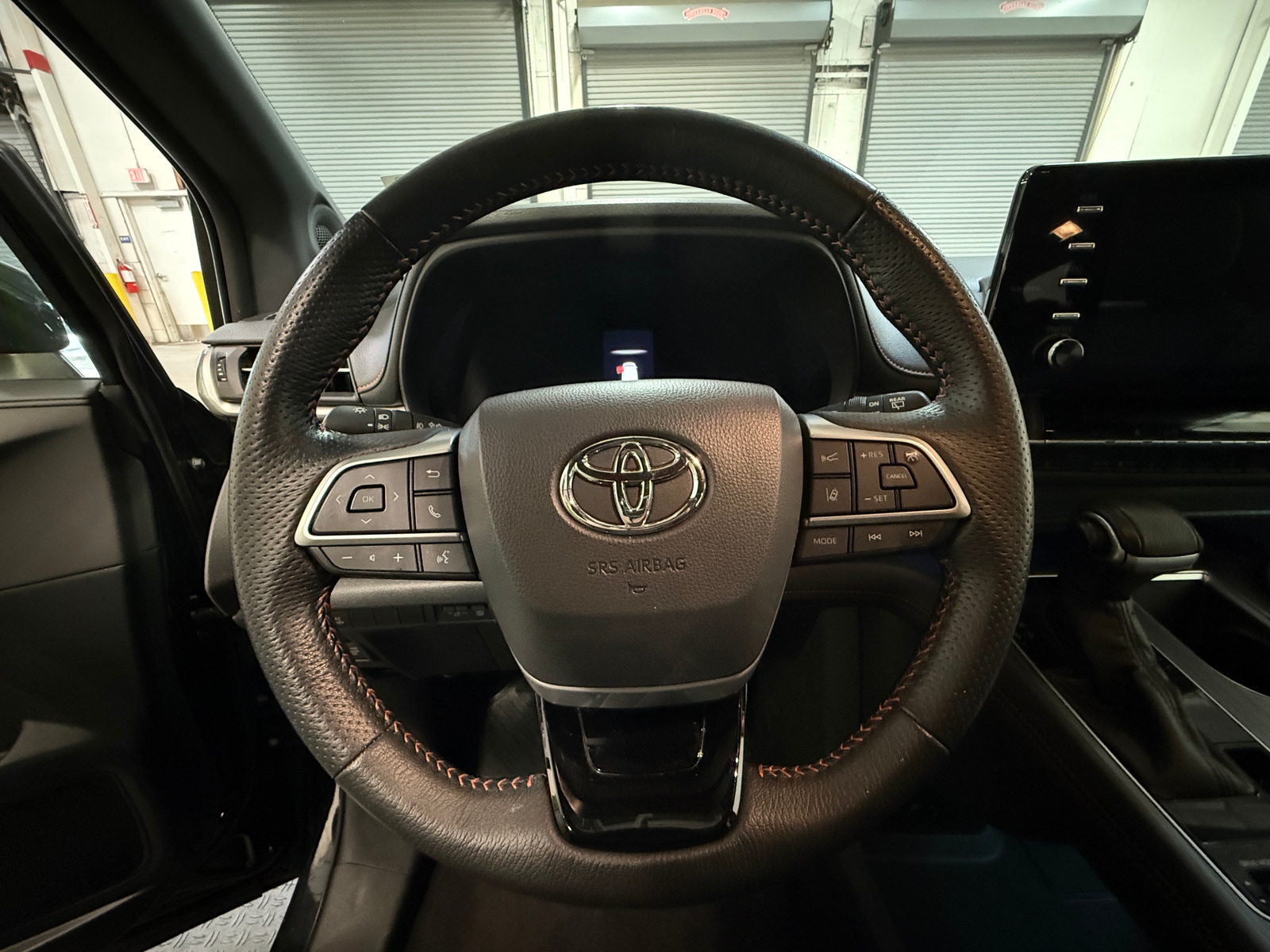 Thumbnail: 2021 Toyota Sienna - 4