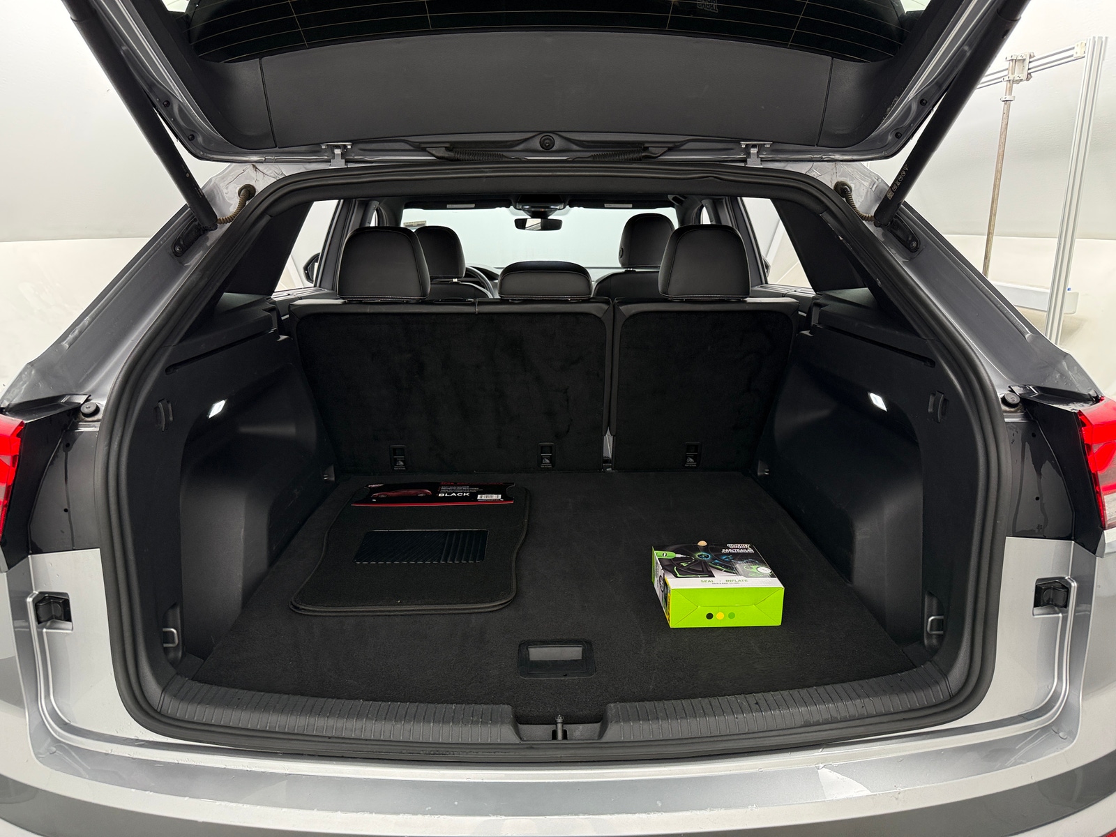 Thumbnail: 2024 Volkswagen Atlas - 6