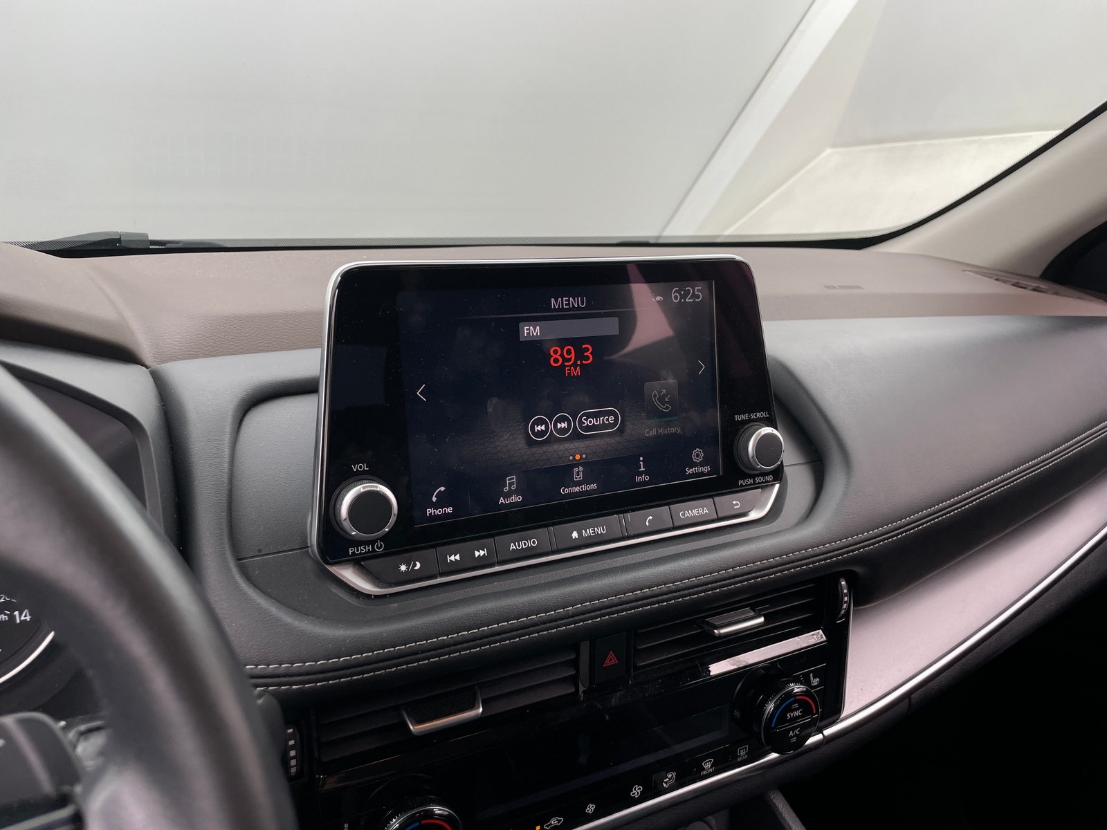 Thumbnail: 2022 Nissan Rogue - 3