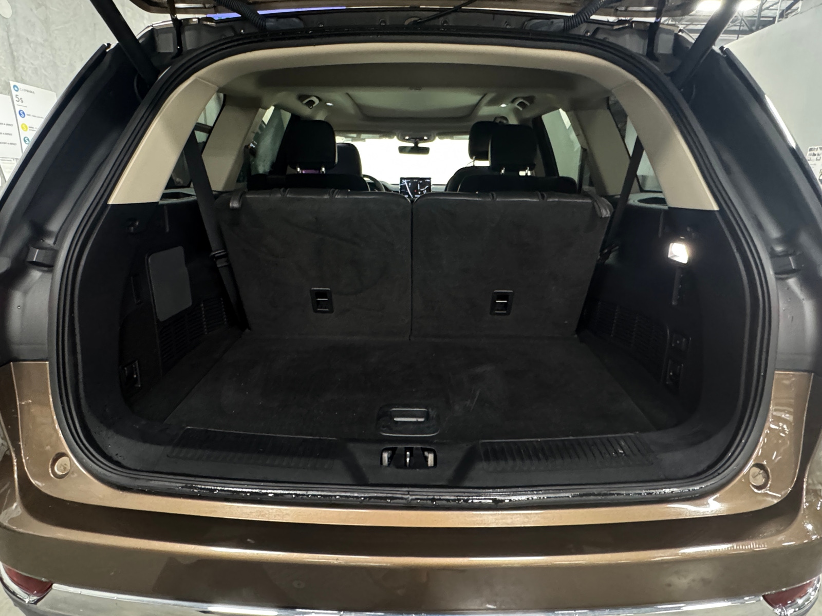 Thumbnail: 2022 Lincoln Aviator - 6