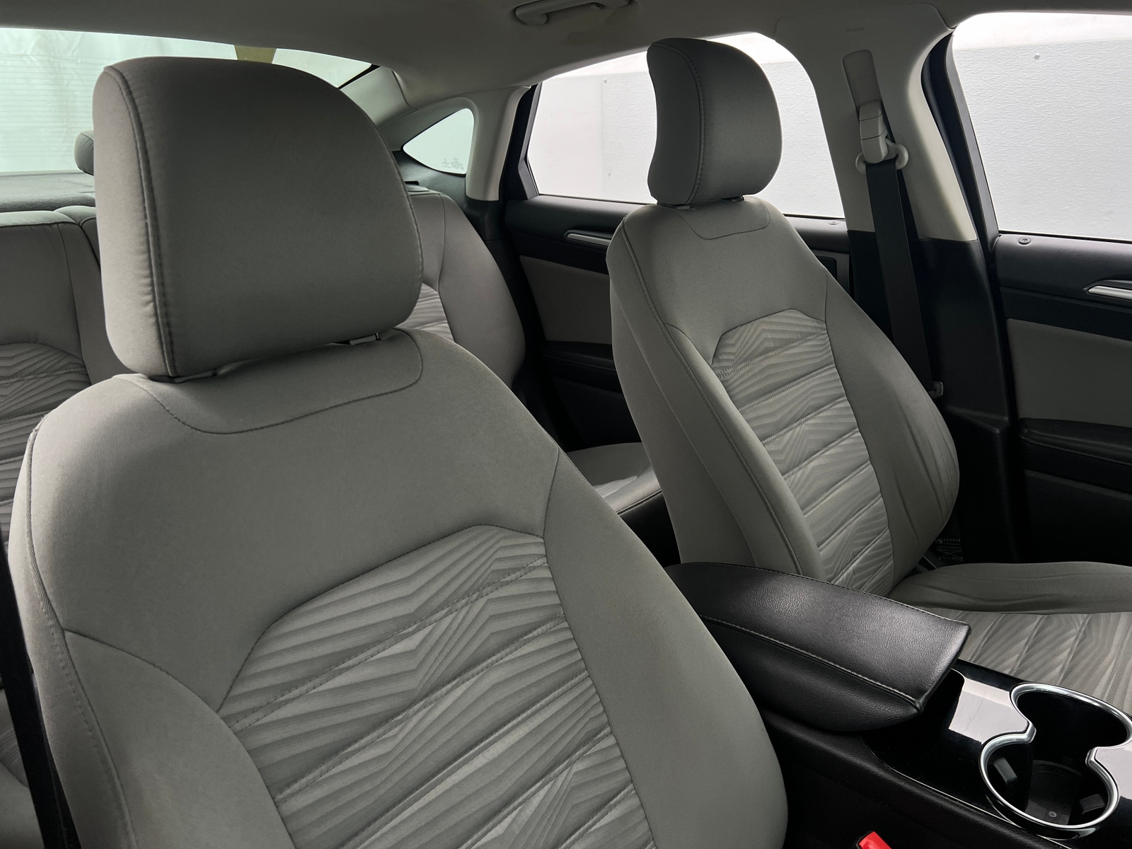 Thumbnail: 2016 Ford Fusion - 2