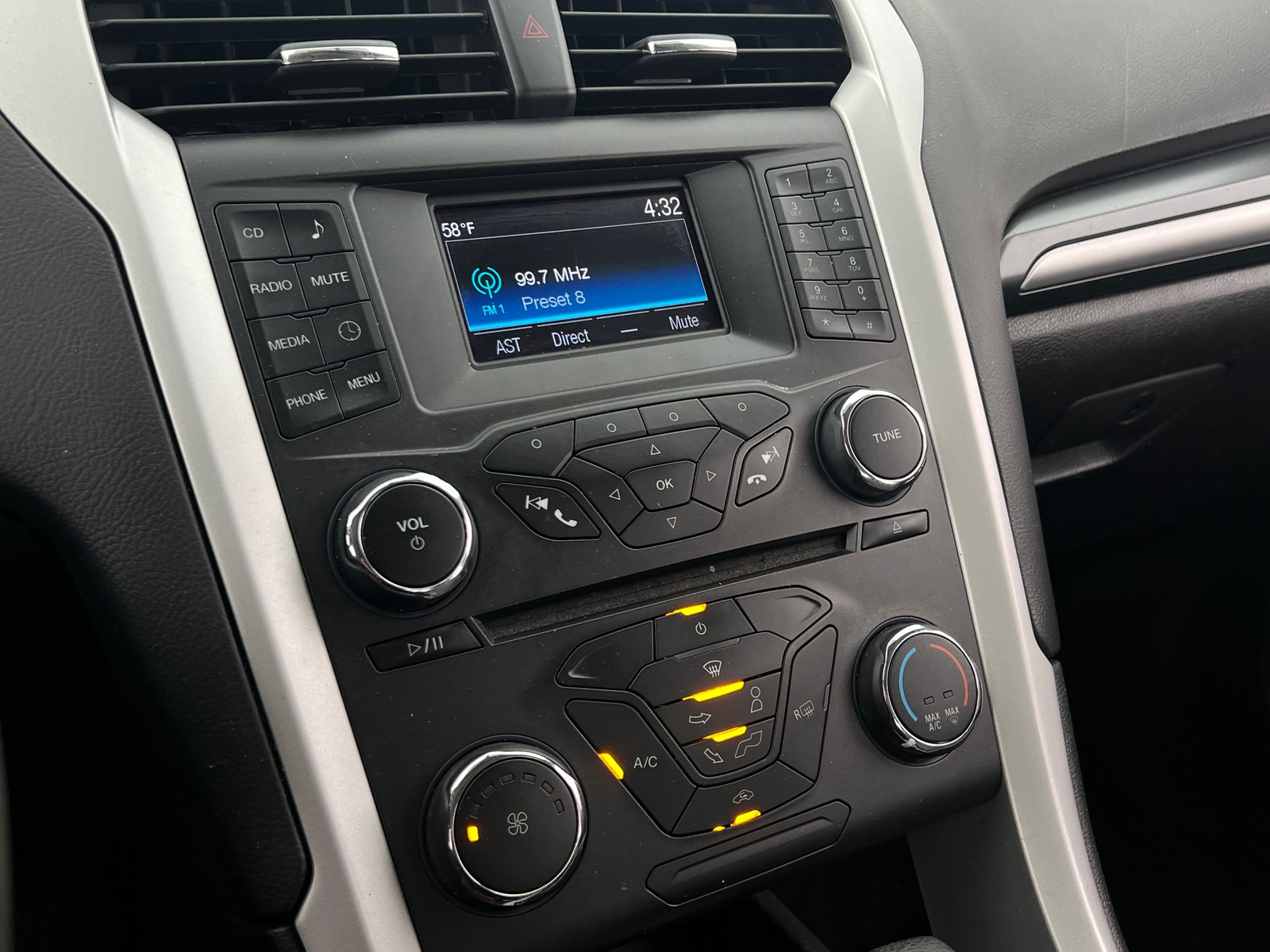 Thumbnail: 2016 Ford Fusion - 4