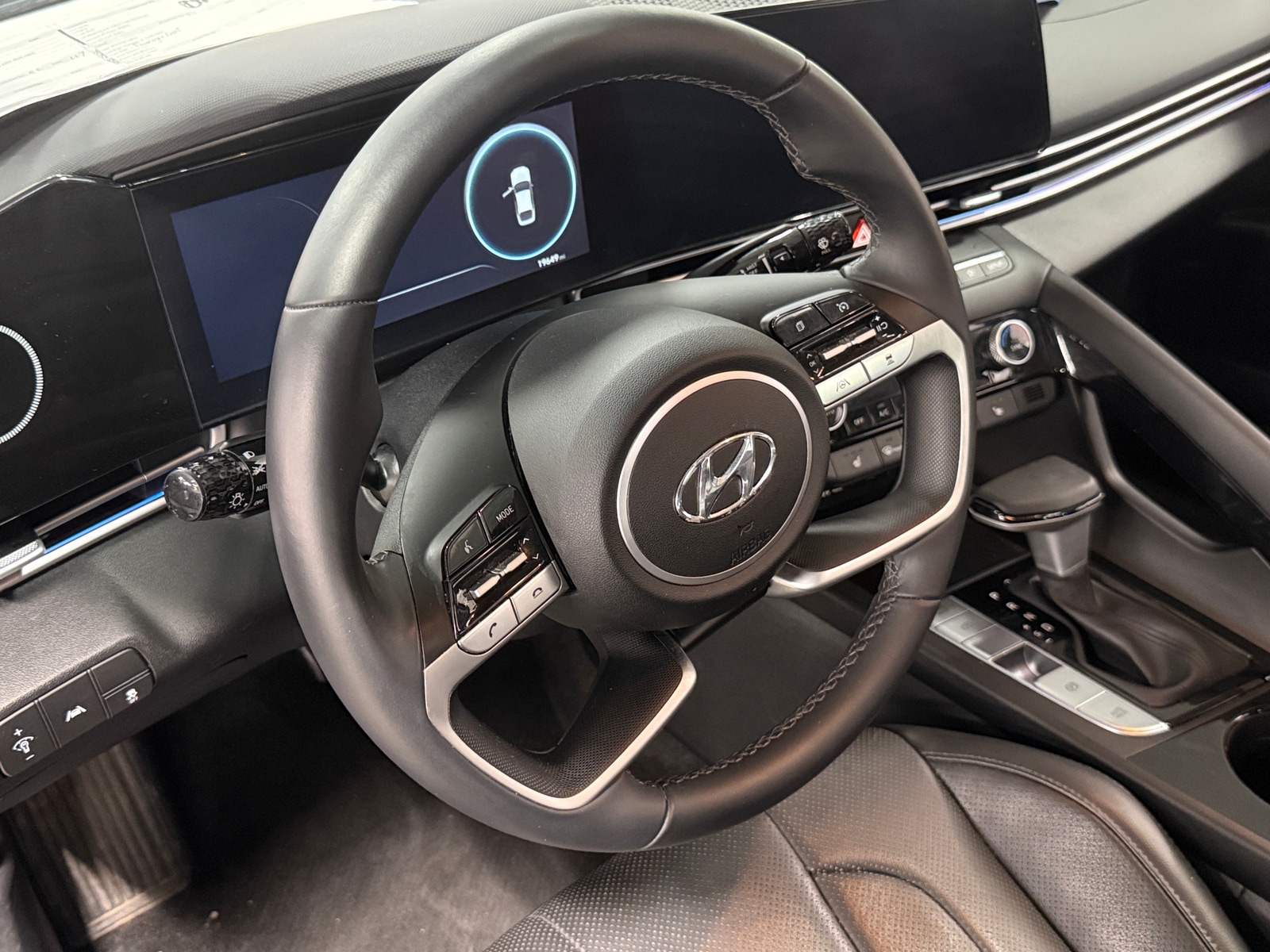 Thumbnail: 2023 Hyundai Elantra - 4