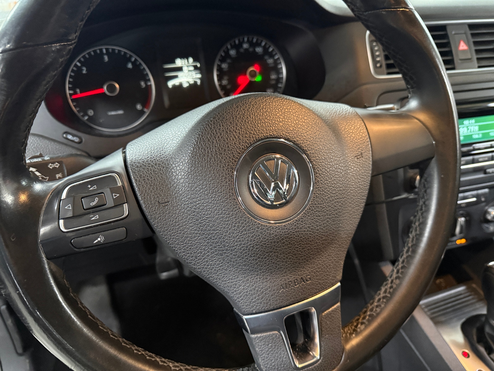 Thumbnail: 2014 Volkswagen Jetta - 4