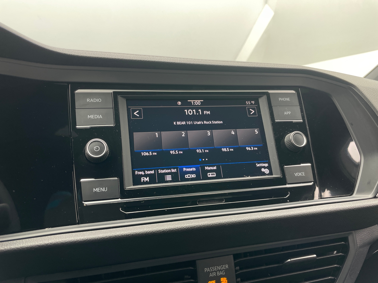 Thumbnail: 2023 Volkswagen Jetta - 4