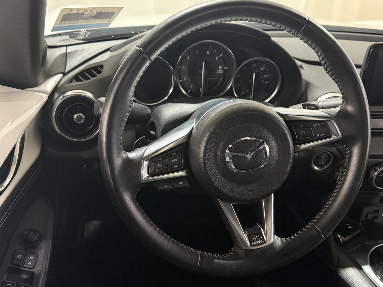 Thumbnail: 2021 Mazda MX-5 Miata - 4