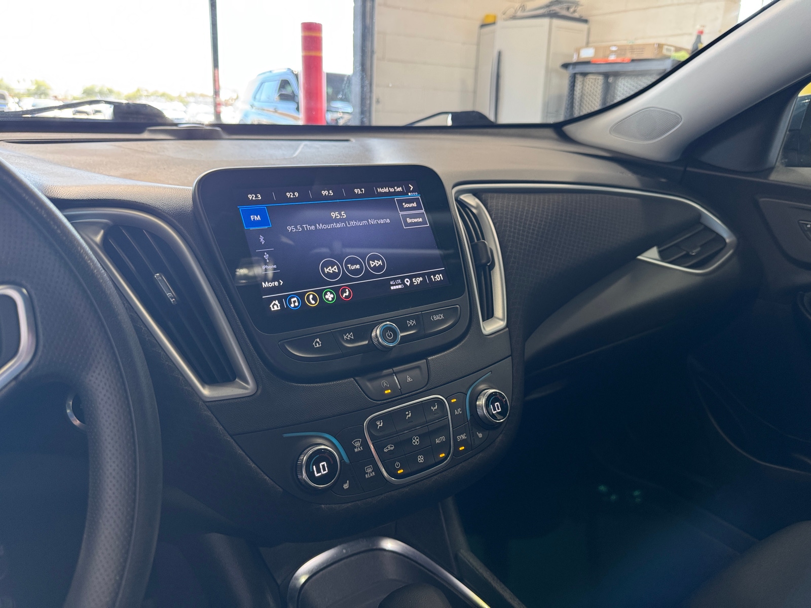 Thumbnail: 2024 Chevrolet Malibu - 4