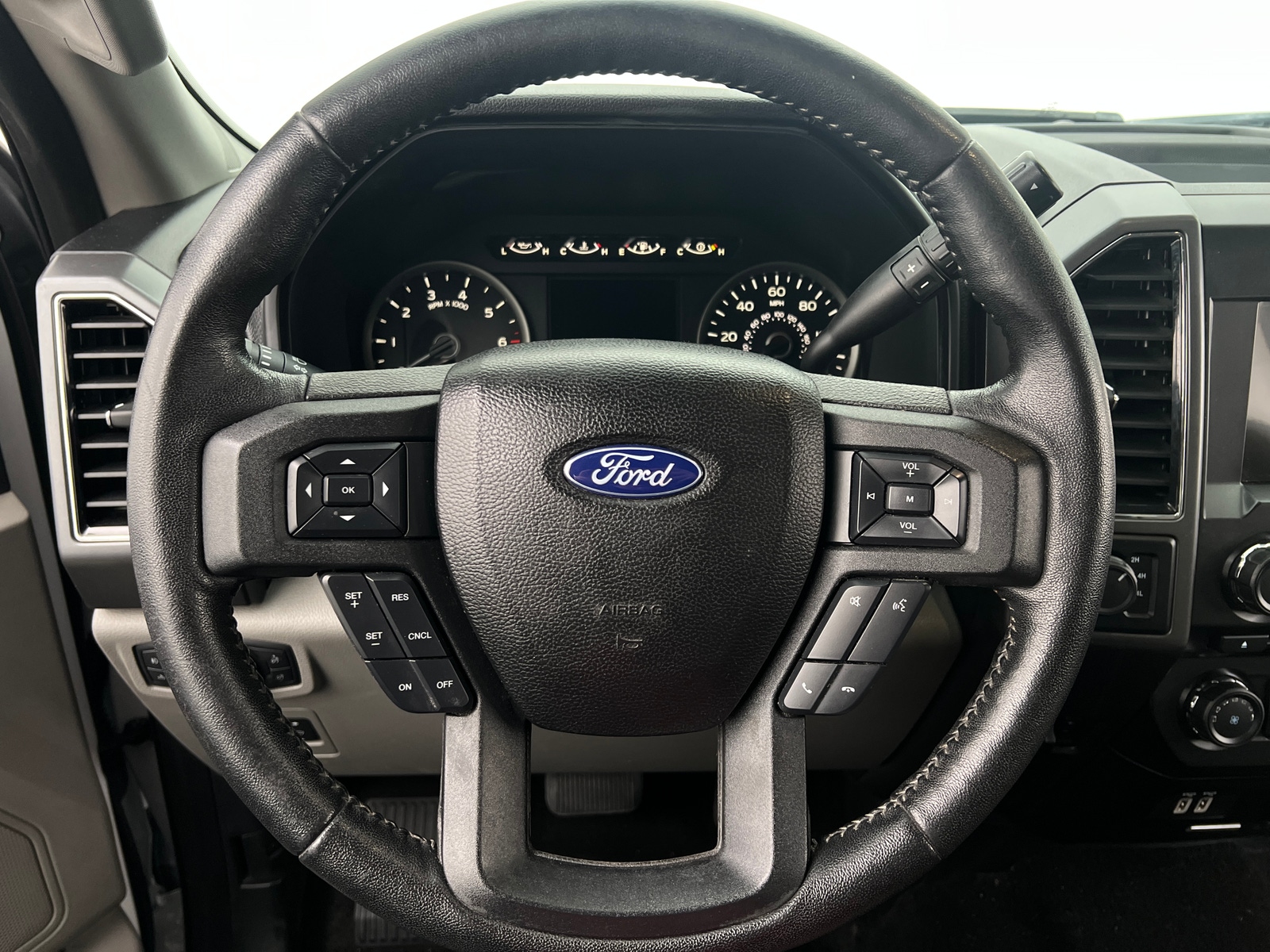 Thumbnail: 2018 Ford Econoline - 5