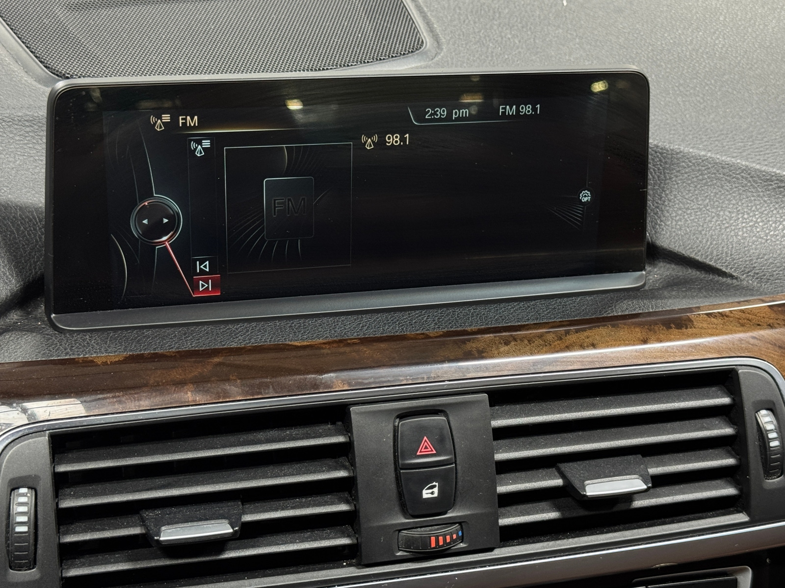 Thumbnail: 2016 BMW 3 Series - 3