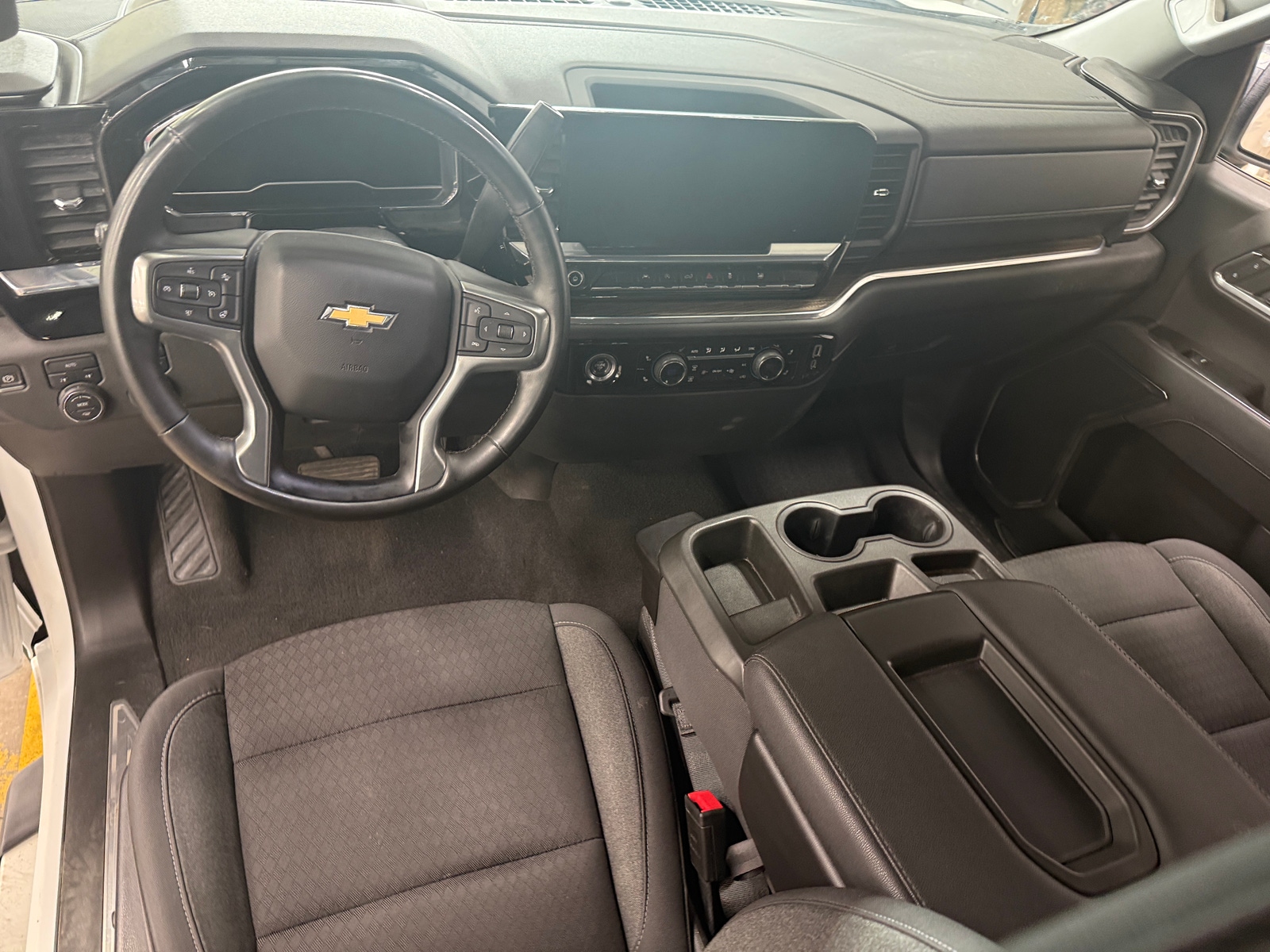 Thumbnail: 2023 Chevrolet Silverado 1500 - 3