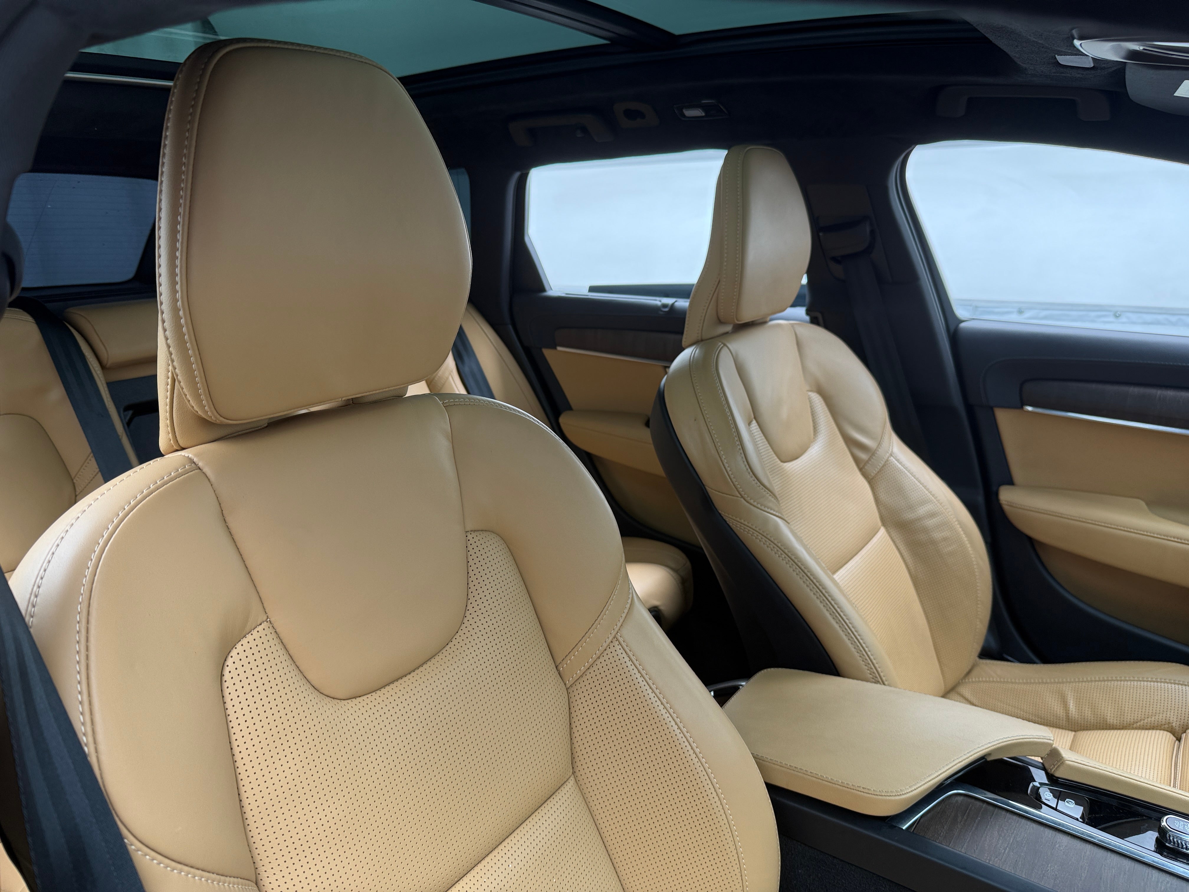 Image of 2023 Volvo V90 B6 Ultimate Cross Country