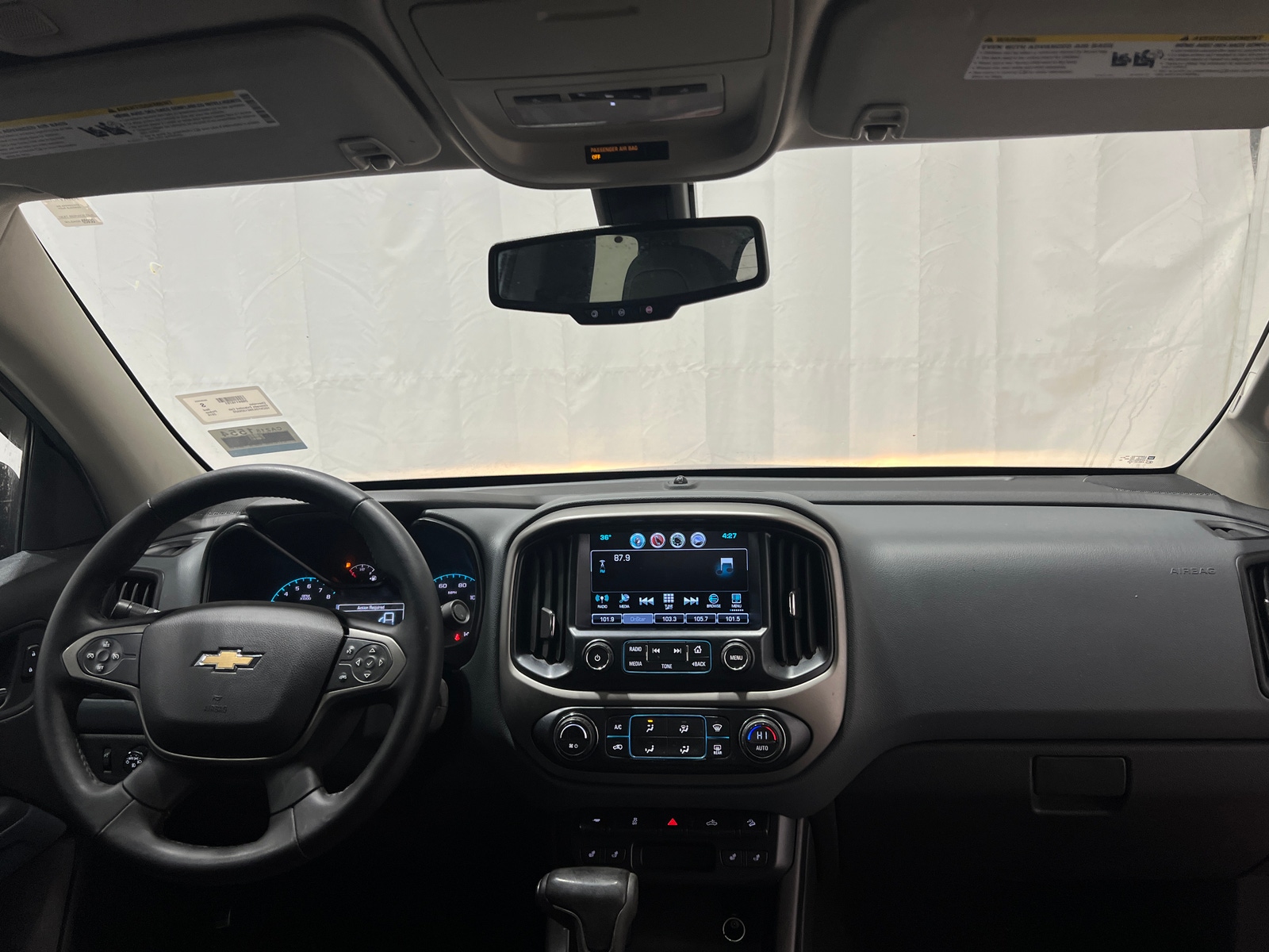 Thumbnail: 2016 Chevrolet Colorado - 3