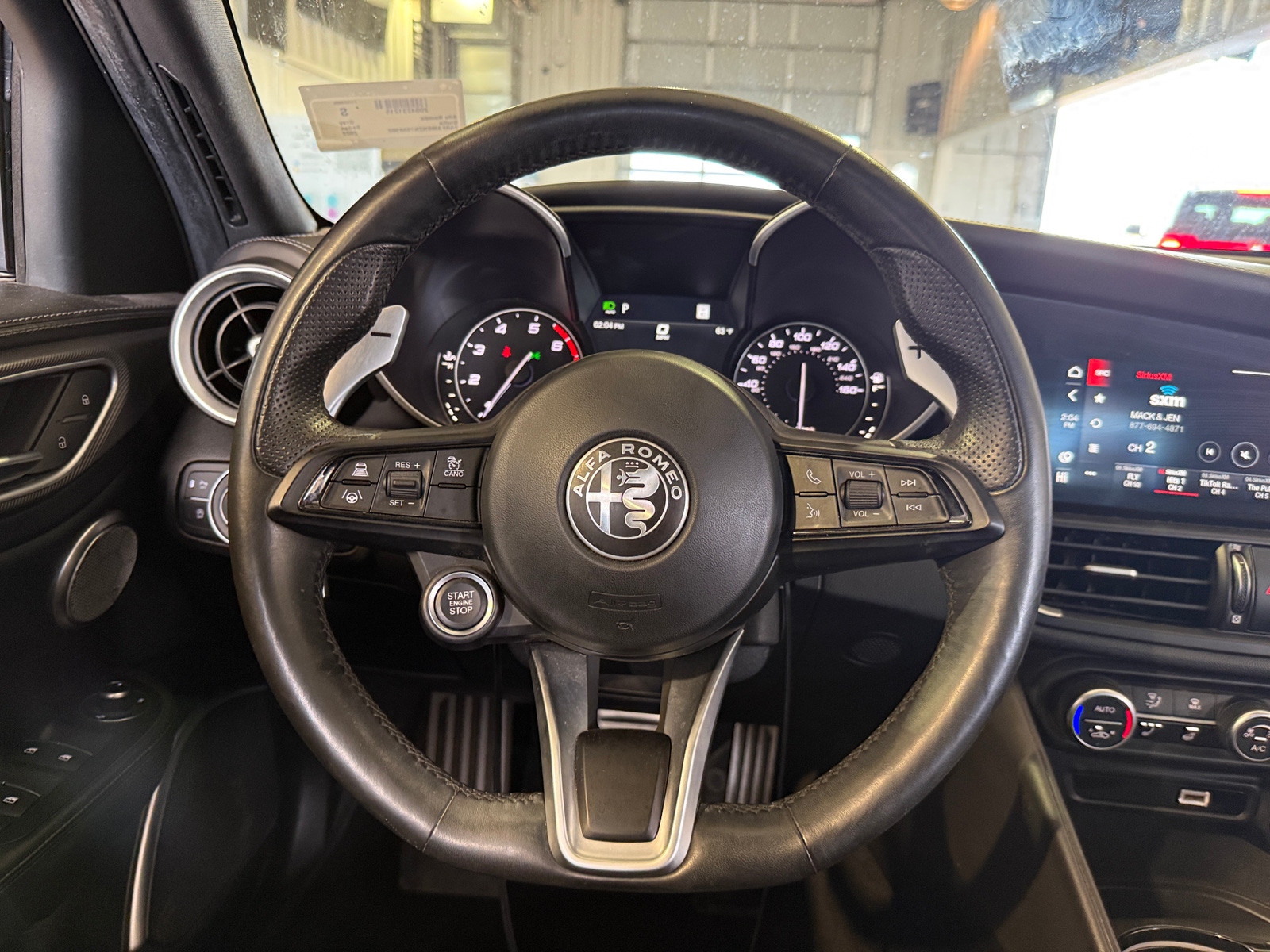 Thumbnail: 2022 Alfa Romeo Giulia - 4