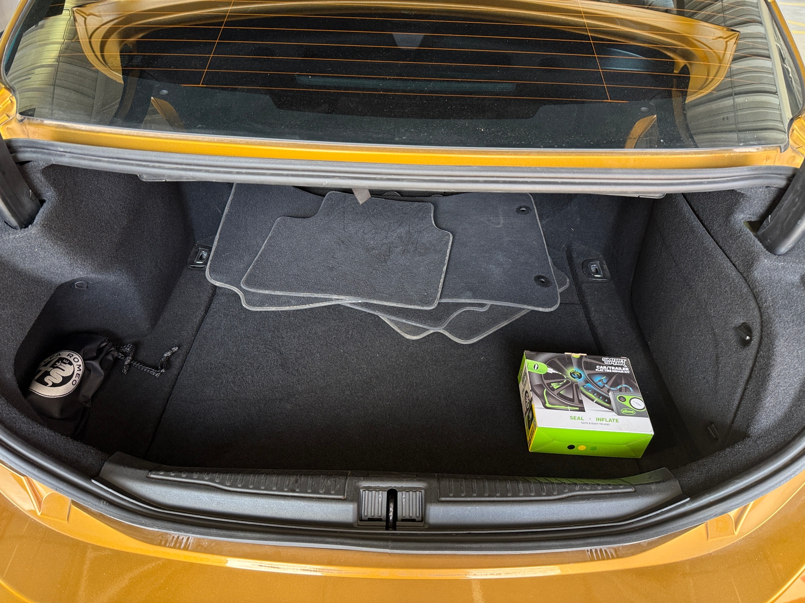 Thumbnail: 2022 Alfa Romeo Giulia - 6