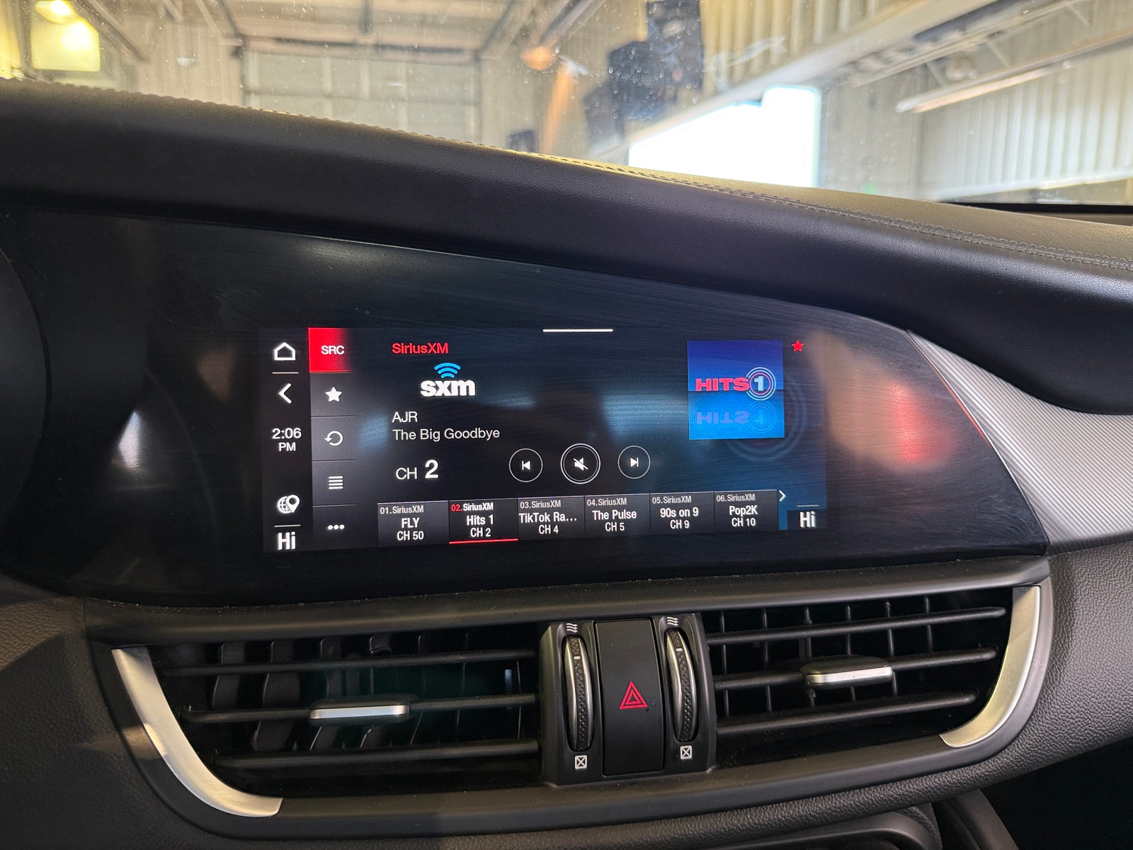 Thumbnail: 2022 Alfa Romeo Giulia - 3