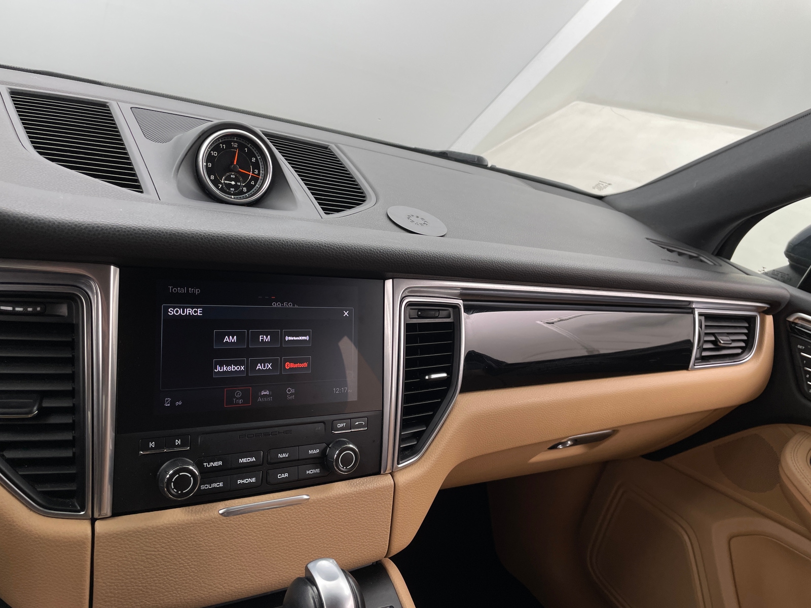 Thumbnail: 2017 Porsche Macan - 3