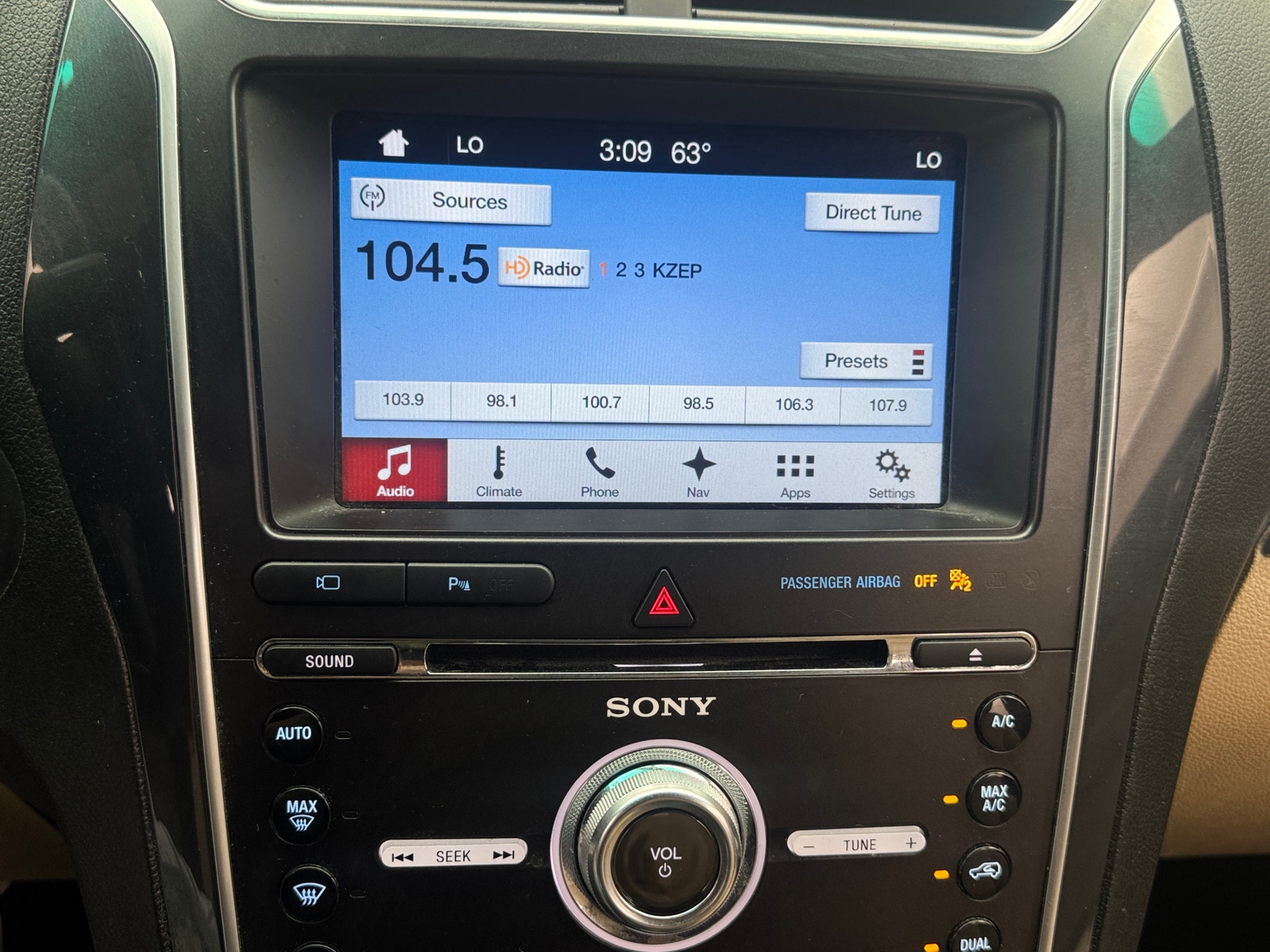 Thumbnail: 2017 Ford Explorer - 3