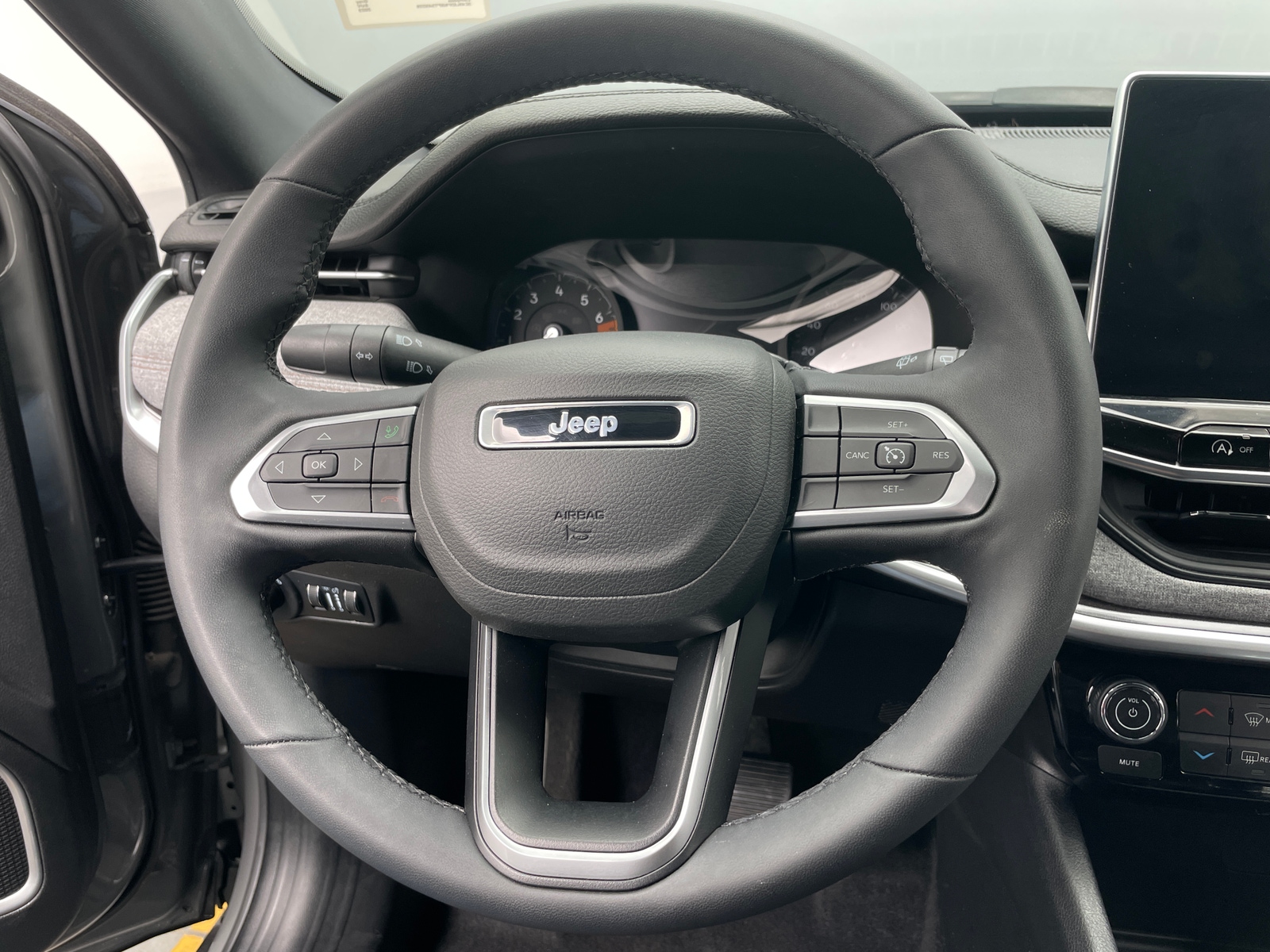 Thumbnail: 2023 Jeep Compass - 4