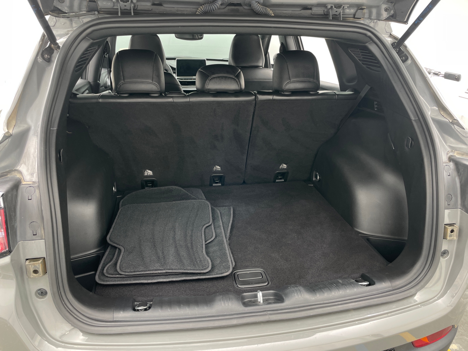 Thumbnail: 2023 Jeep Compass - 6